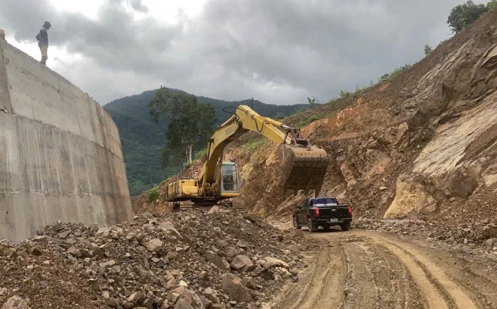 Dự án Đường từ xã Ninh Sơn đến ngã tư Tà Năng: Chậm tiến độ do vướng mặt bằng