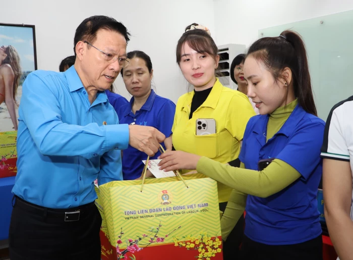 Tất cả đoàn viên, người lao động đều có Tết