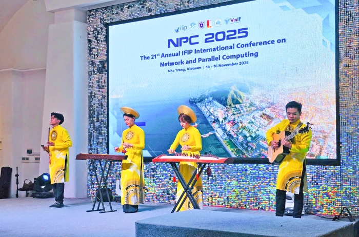 Người trẻ với tình yêu nhạc cụ truyền thống