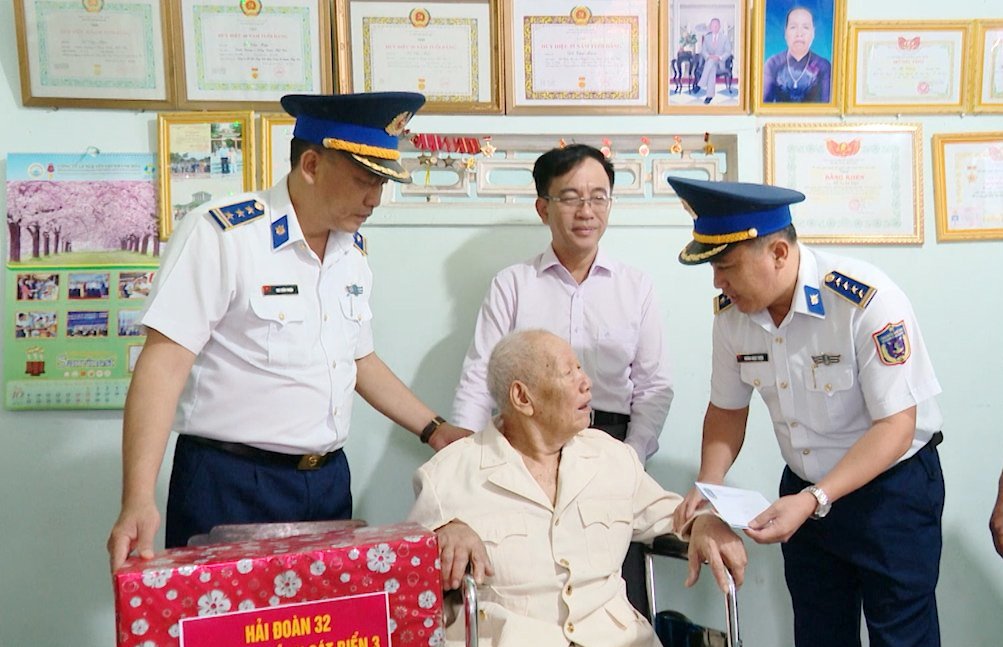 "Đầu tàu" dân vận khéo ở Hải đoàn Cảnh sát biển 32