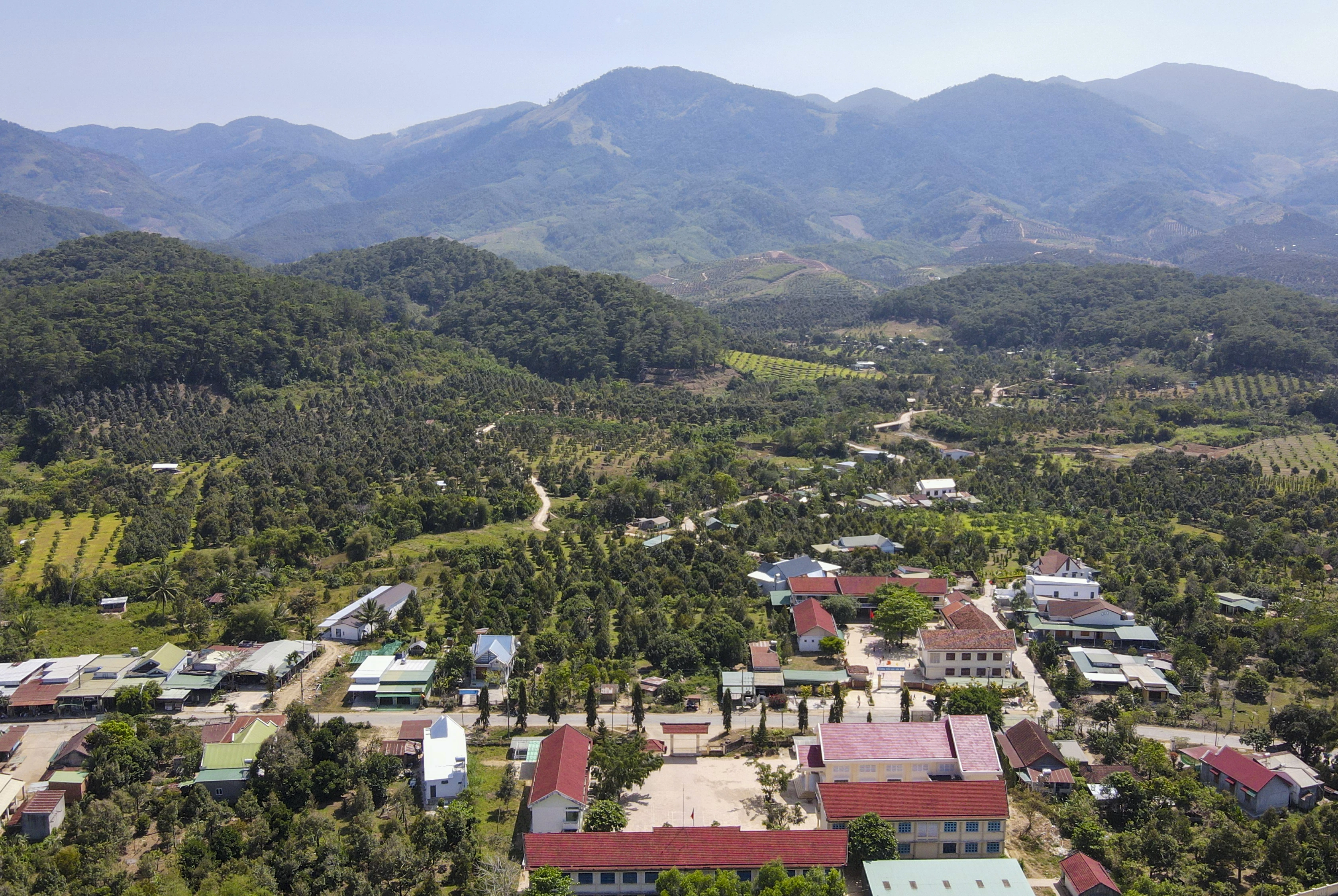 Xã Sơn Bình: Tập trung giảm nghèo, nâng cao thu nhập cho người dân