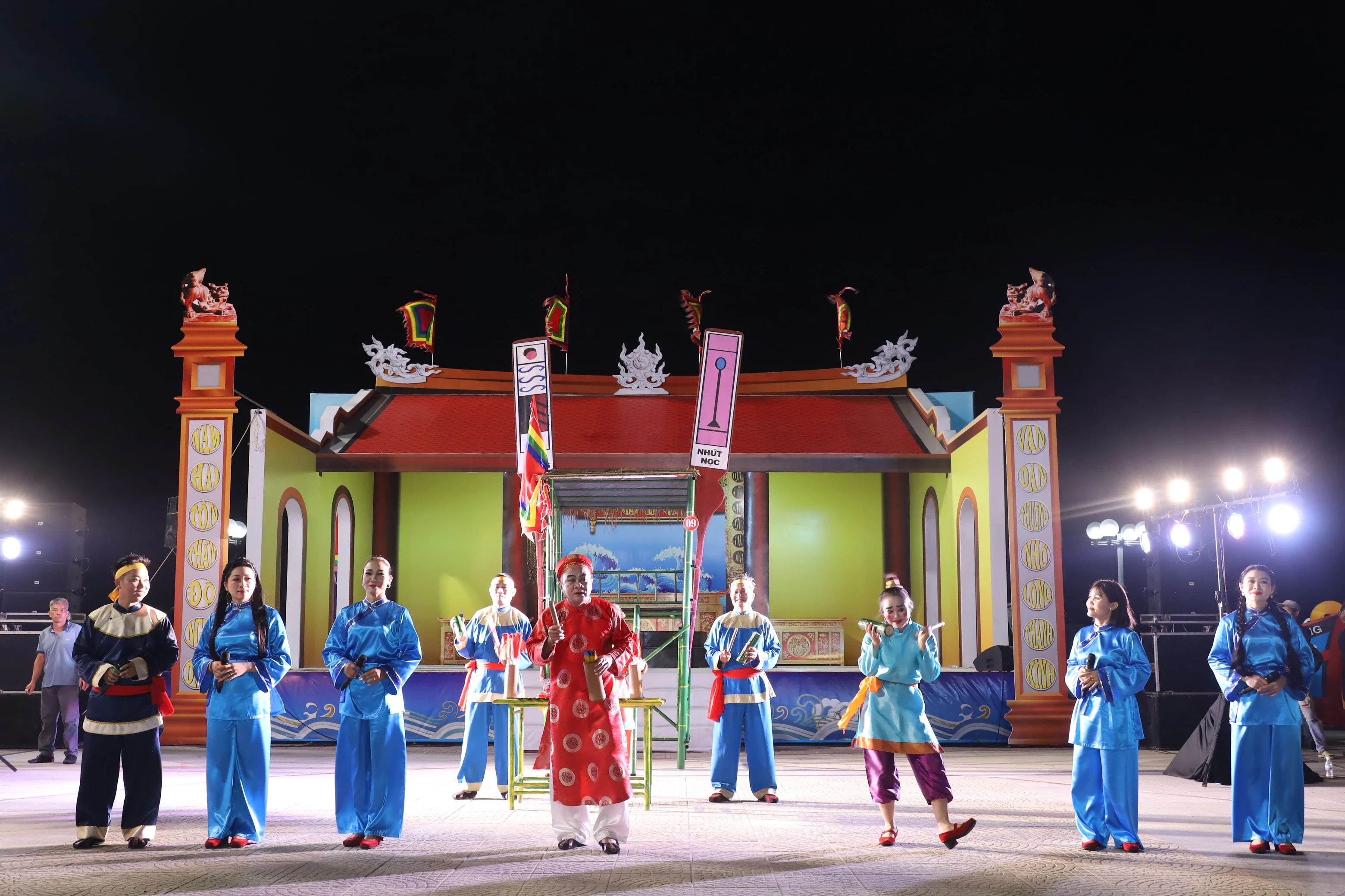 Bài chòi hát hội trăm năm