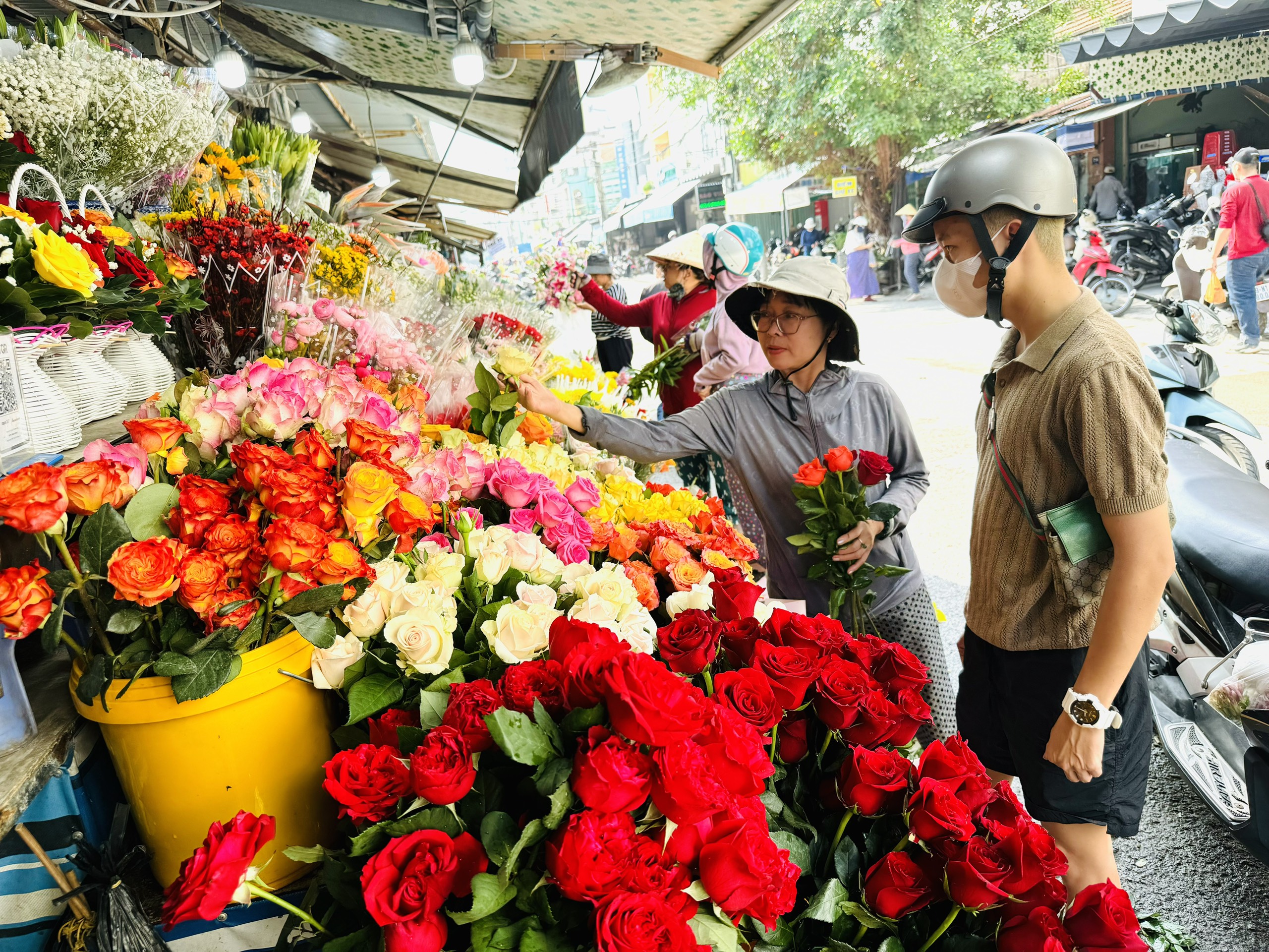 Đa dạng quà tặng ngày 8-3