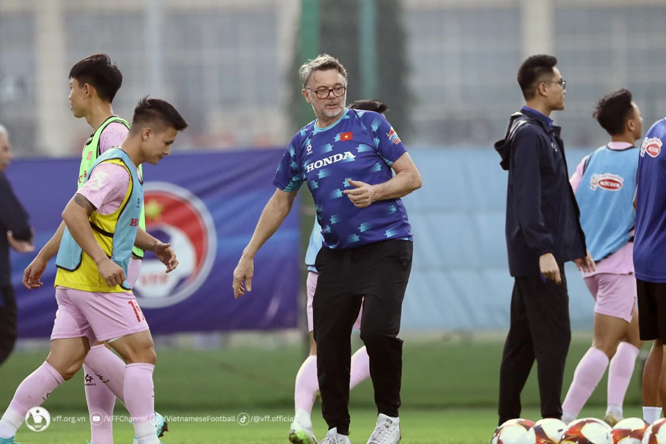 Đội tuyển Việt Nam gặp Indonesia: Giới hạn cho Huấn luyện viên Troussier