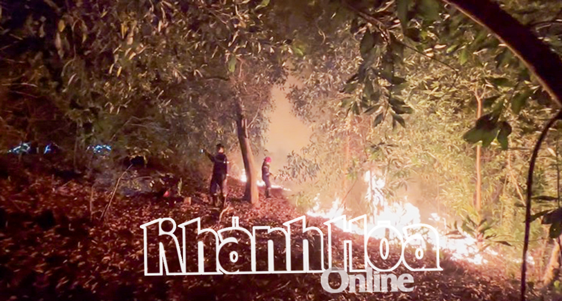 Nguy cơ cháy lan từ việc đốt cỏ, rác tự phát 