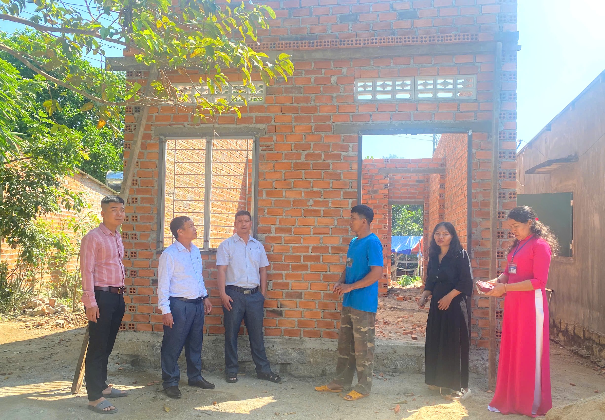 Dồn sức xóa nhà tạm, nhà dột nát