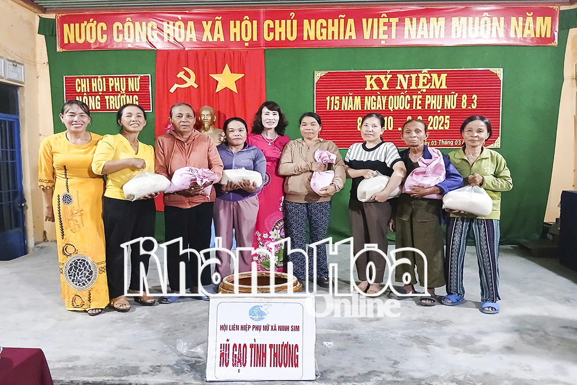 Những hũ gạo đong đầy tình thương