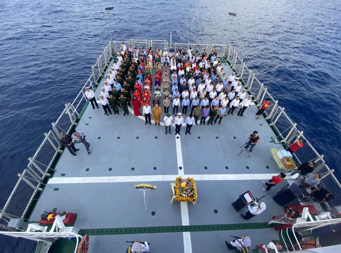 Giữa trùng khơi Trường Sa - tiếp nối lời thề từ Gạc Ma