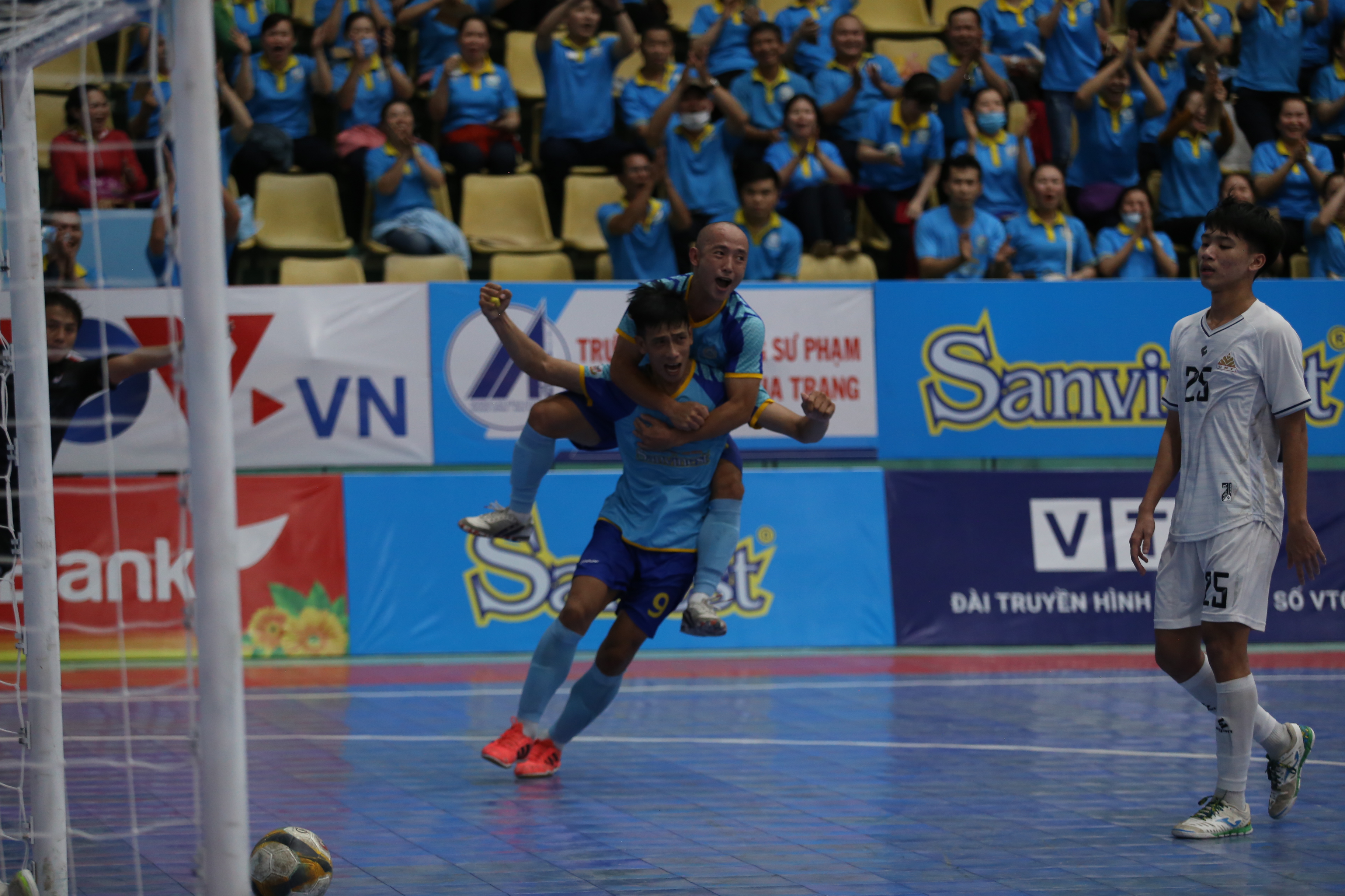  Vòng 6 Giải futsal HDBank vô địch quốc gia:: “Đại chiến” trên sân Nha Trang