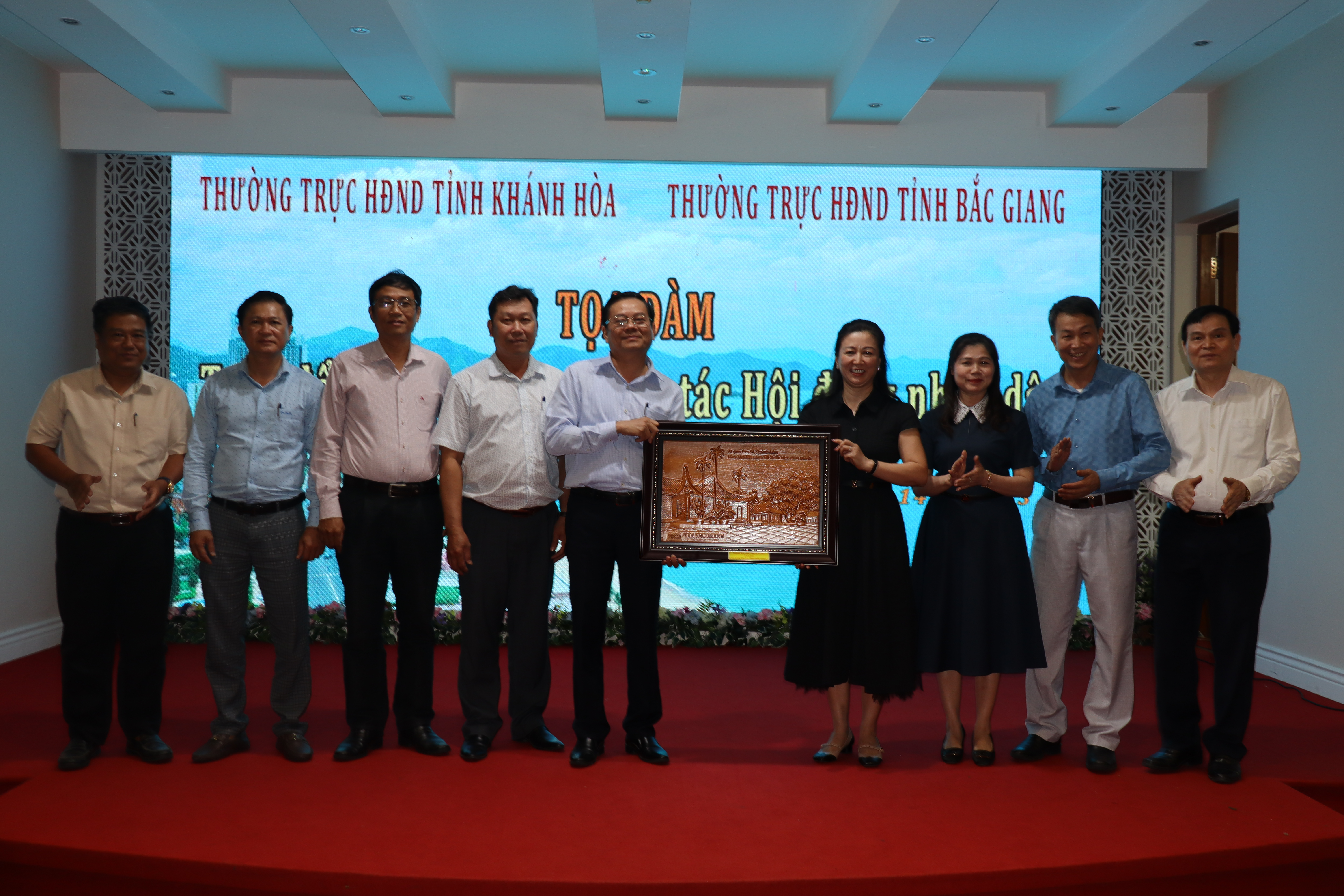 Thường trực HĐND tỉnh Khánh Hòa và tỉnh Bắc Giang: Tọa đàm, trao đổi kinh nghiệm công tác 