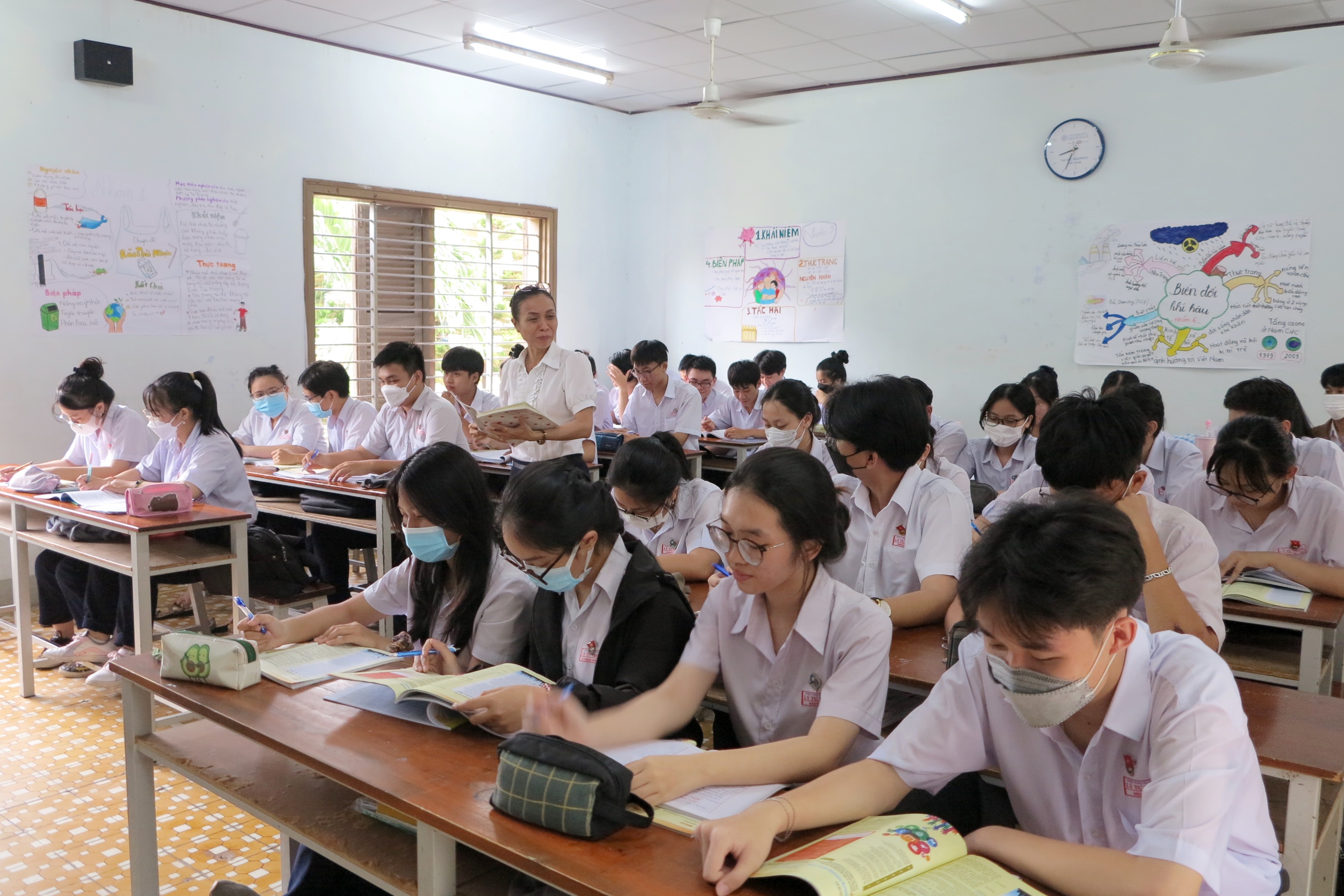 Tập trung ôn thi tốt nghiệp THPT