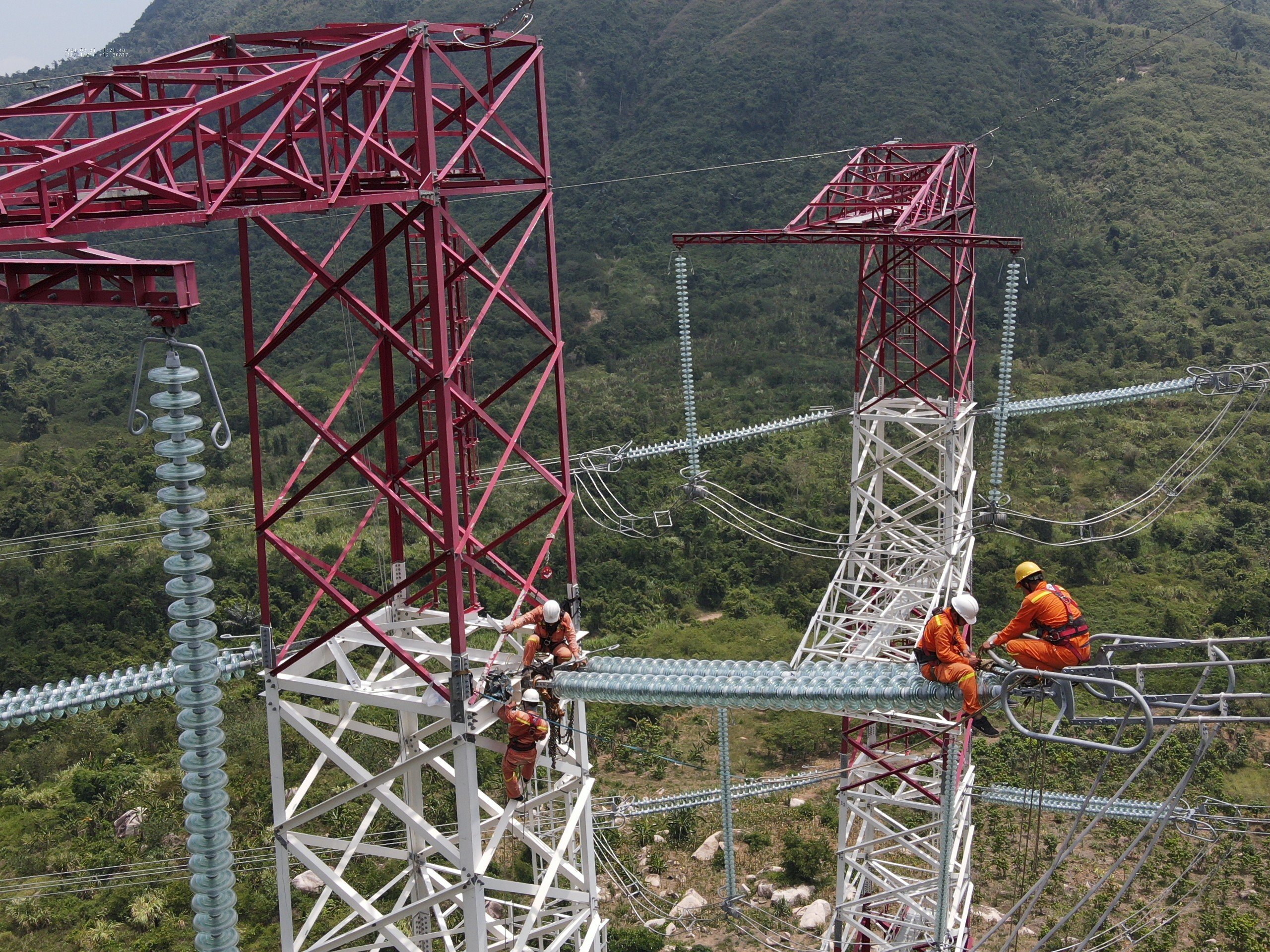 Đảm bảo truyền tải điện an toàn 