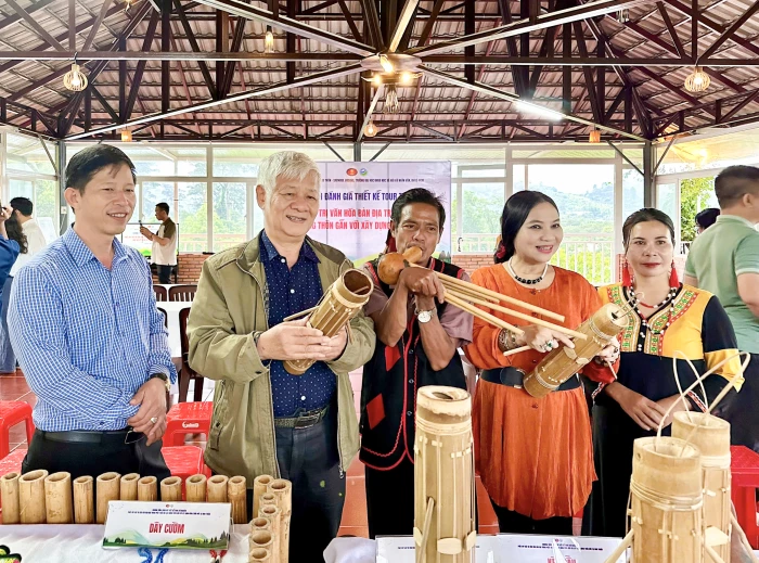 Giấc mơ bên dòng Đa Mây