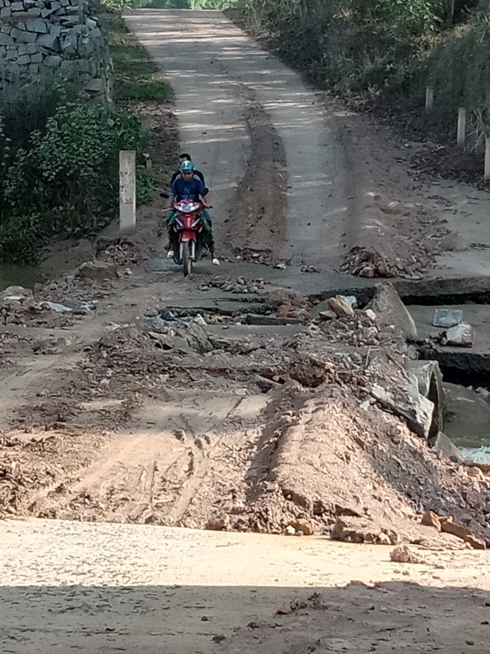 Rà roát vốn xây dựng các cầu vượt lũ