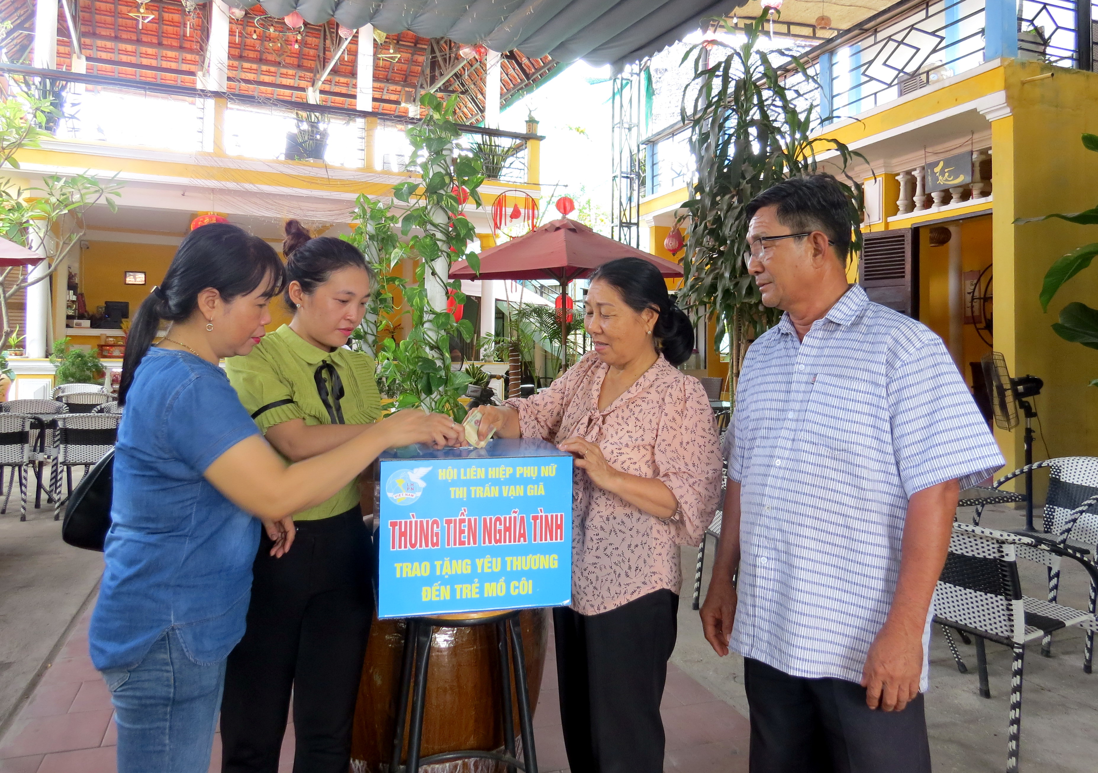 Hội Phụ nữ thị trấn Vạn Giã: Nhiều mô hình gây quỹ giúp trẻ em, phụ nữ