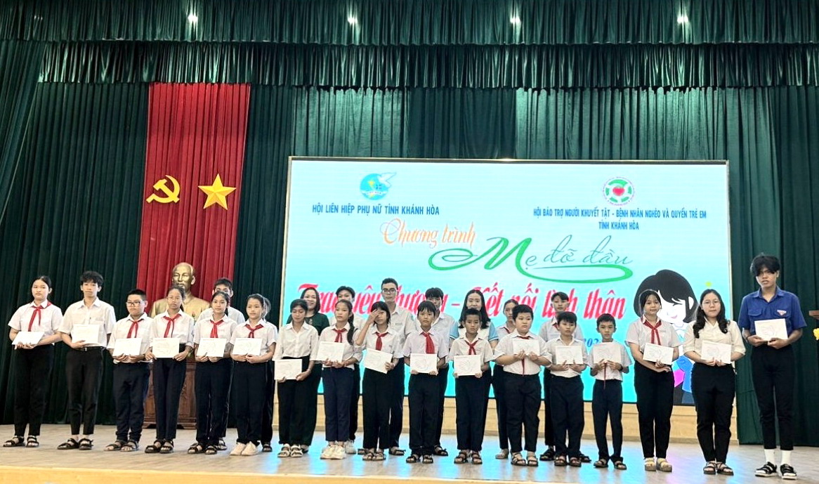 Tăng cường công tác chăm sóc, giáo dục và bảo vệ trẻ em