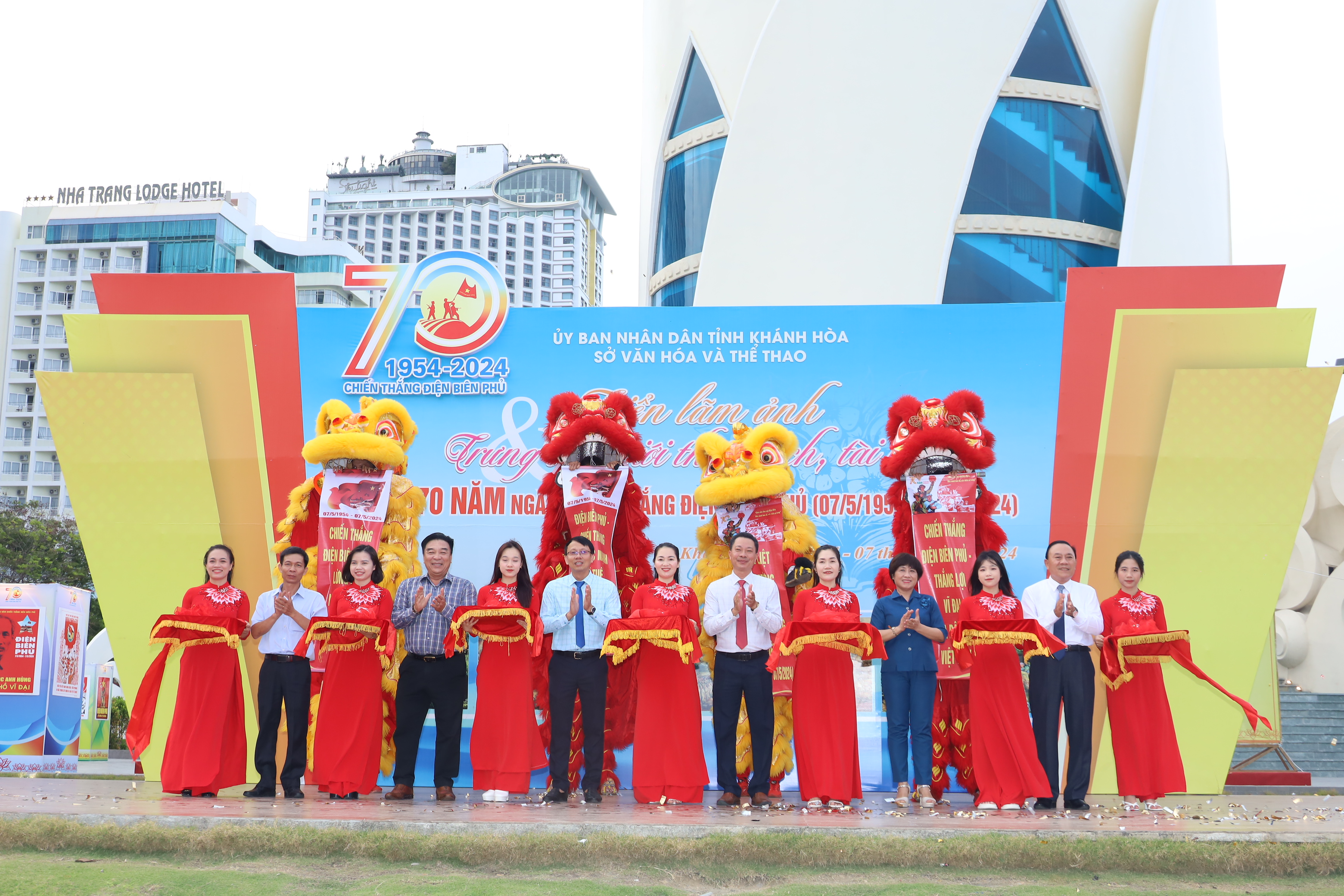 Tự hào chiến thắng Điện Biên Phủ