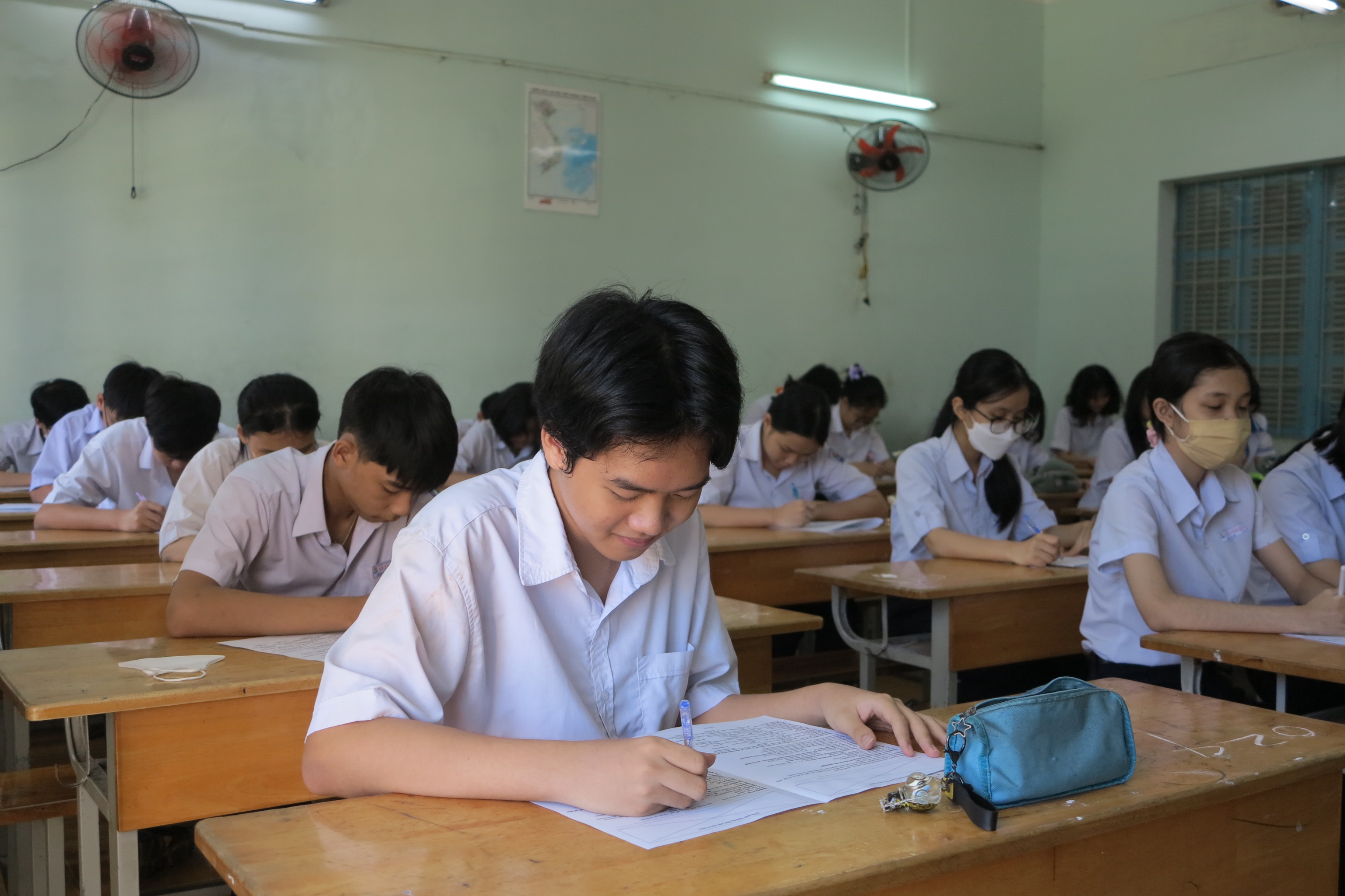 Căng thẳng cuộc đua vào lớp 10 công lập