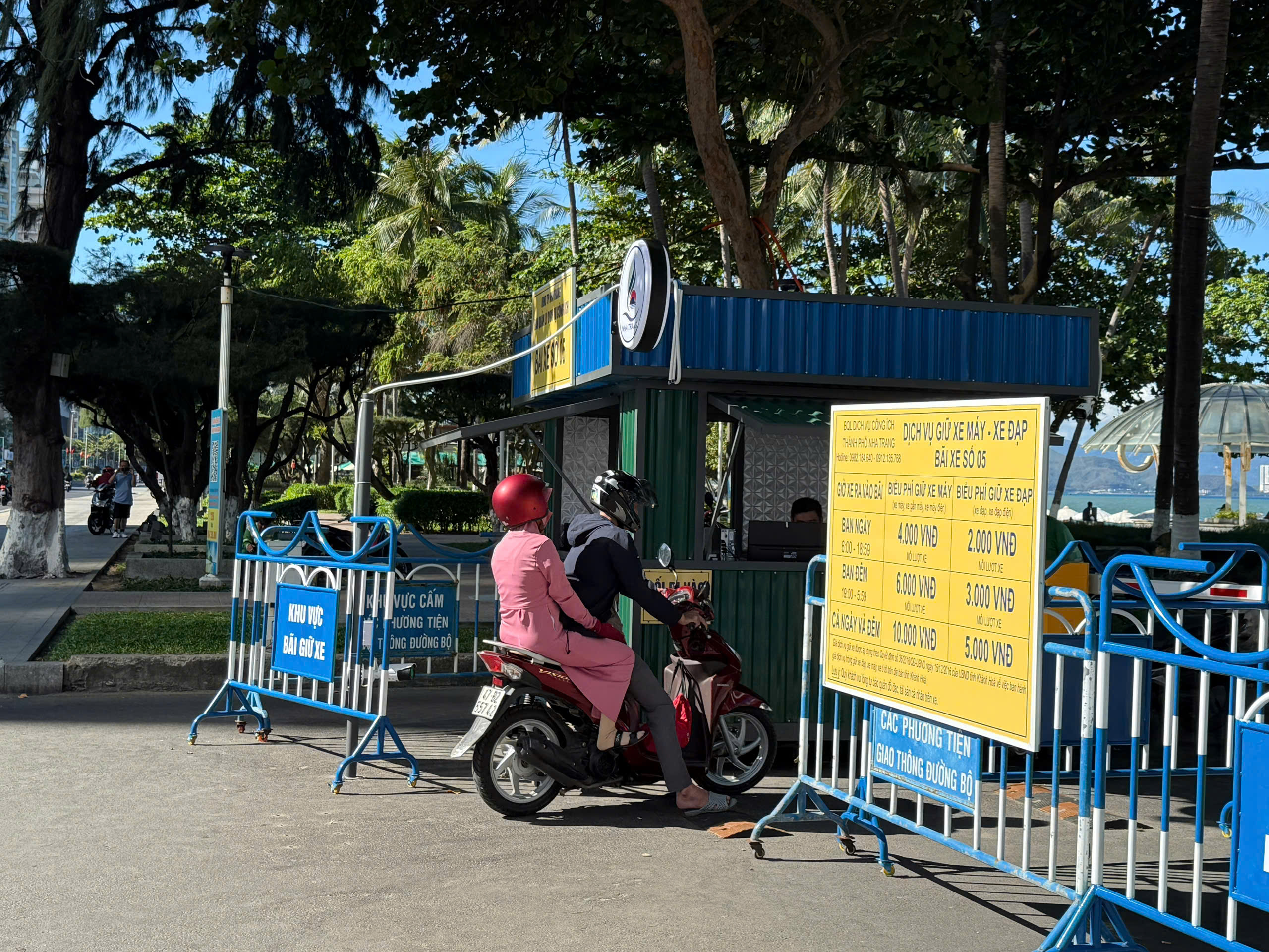 Nha Trang: Sẽ điều chỉnh khung giờ thu phí gửi xe máy và xe đạp