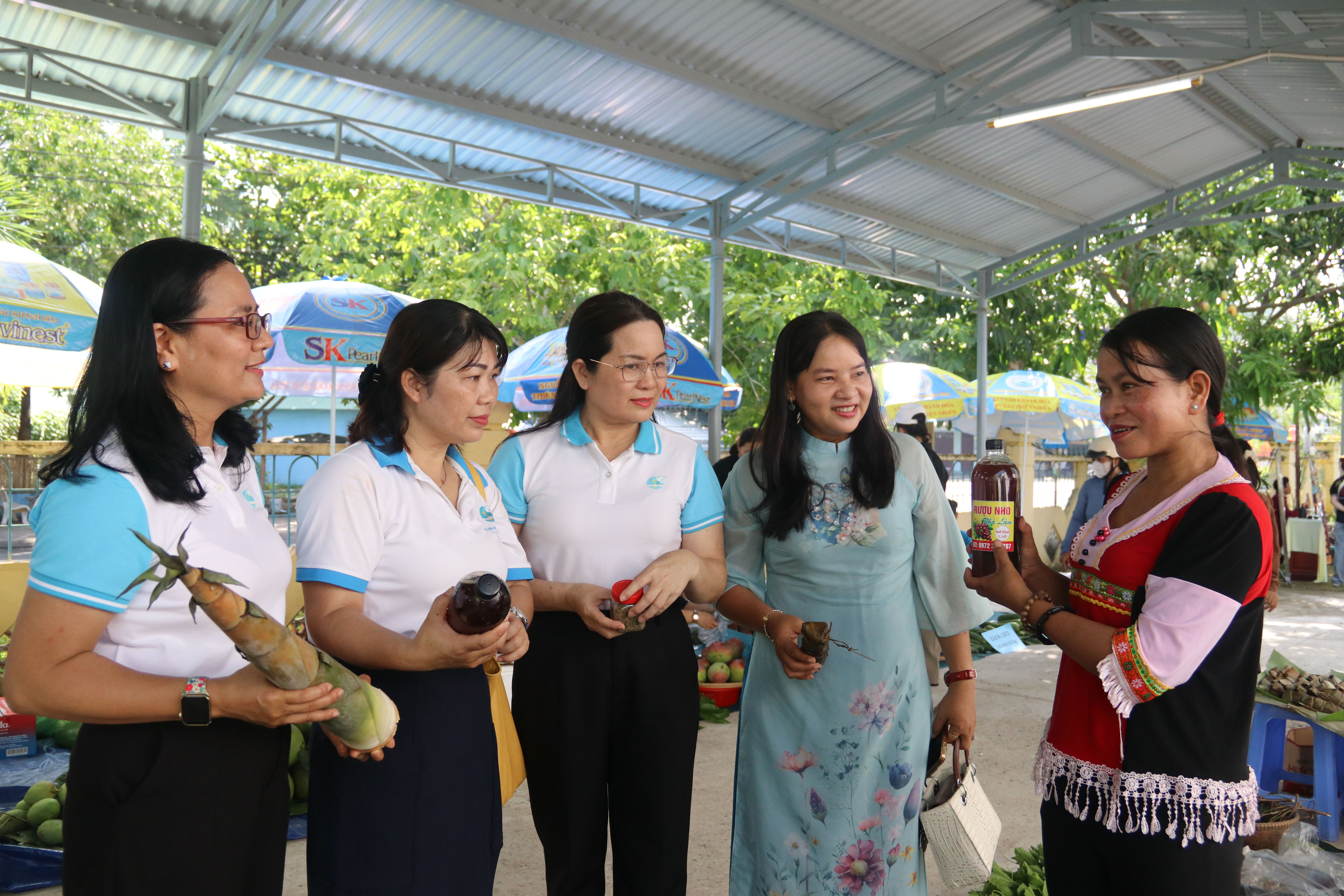 Đẩy mạnh các hoạt động hỗ trợ phụ nữ vùng đồng bào dân tộc thiểu số