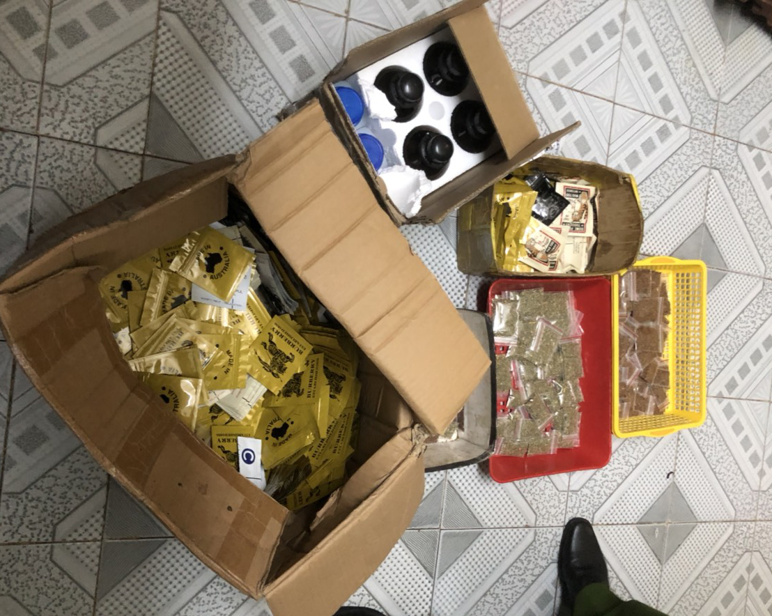 Triệt xóa ổ “cỏ Mỹ” trong hẻm Vạn Đức