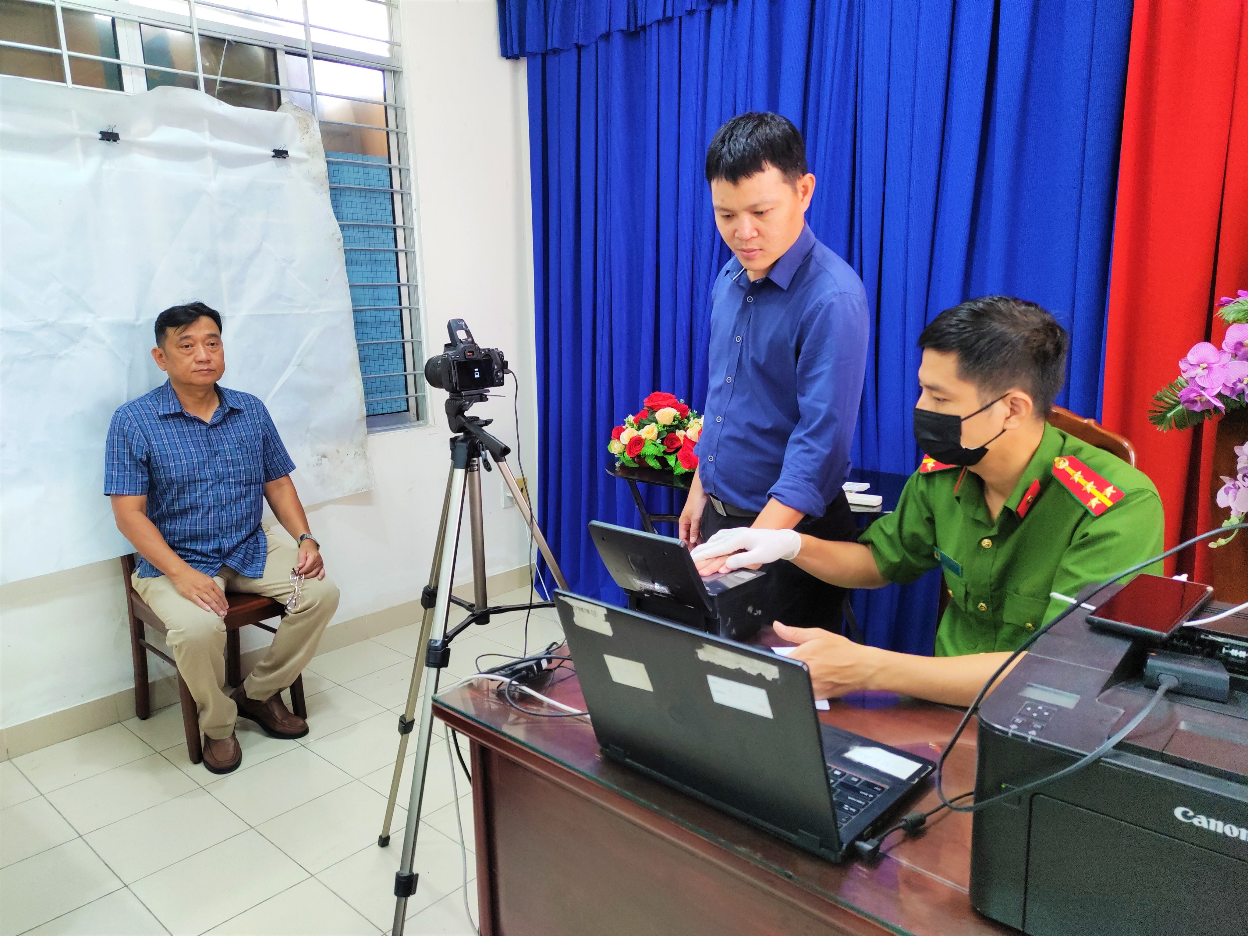 Tiếp tục đẩy mạnh lãnh đạo, chỉ đạo thực hiện Nghị quyết số 30 về Đề án 06