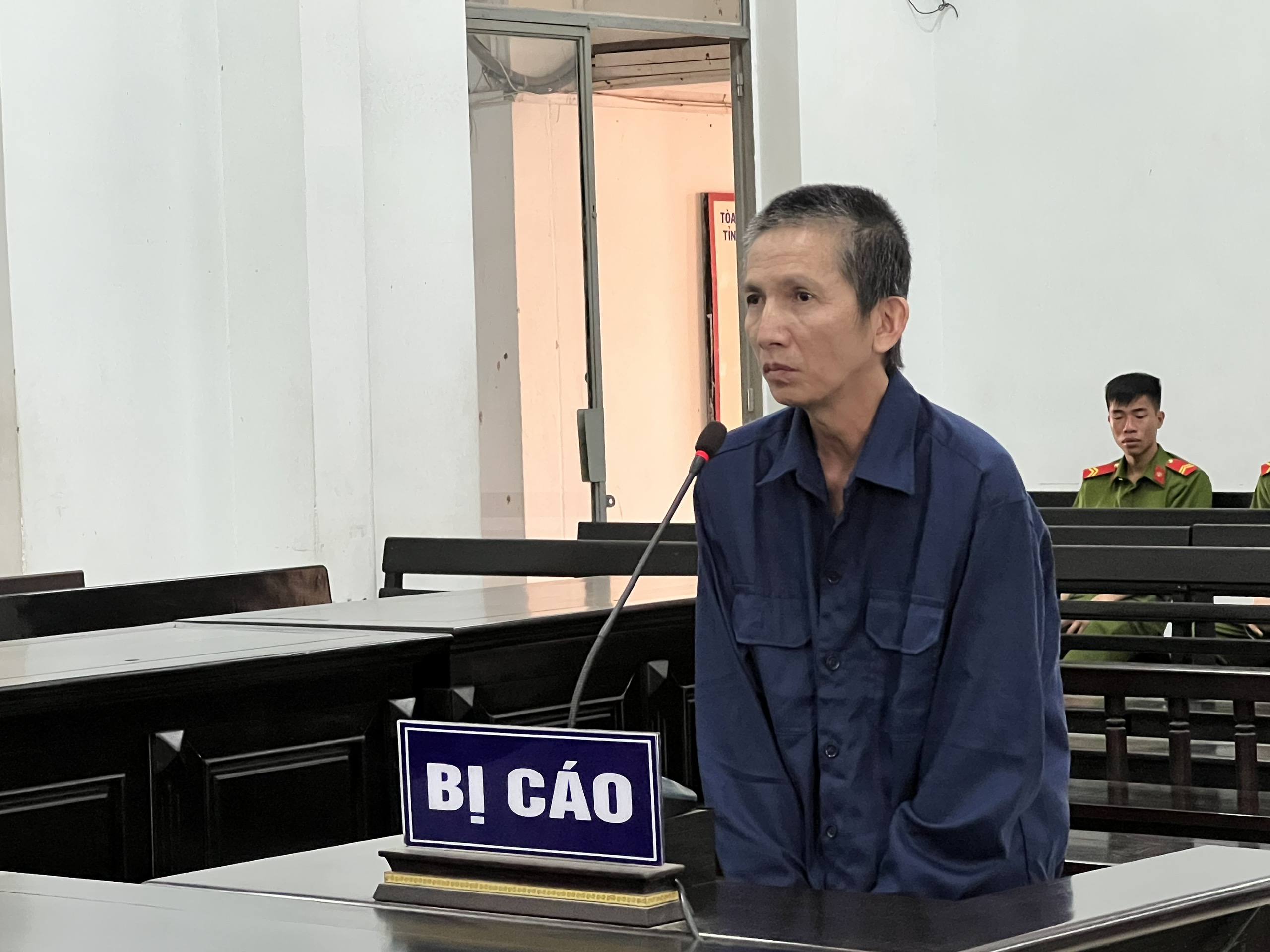 Thợ sửa xe vào tù vì chiếm đoạt hơn 3 tỷ đồng