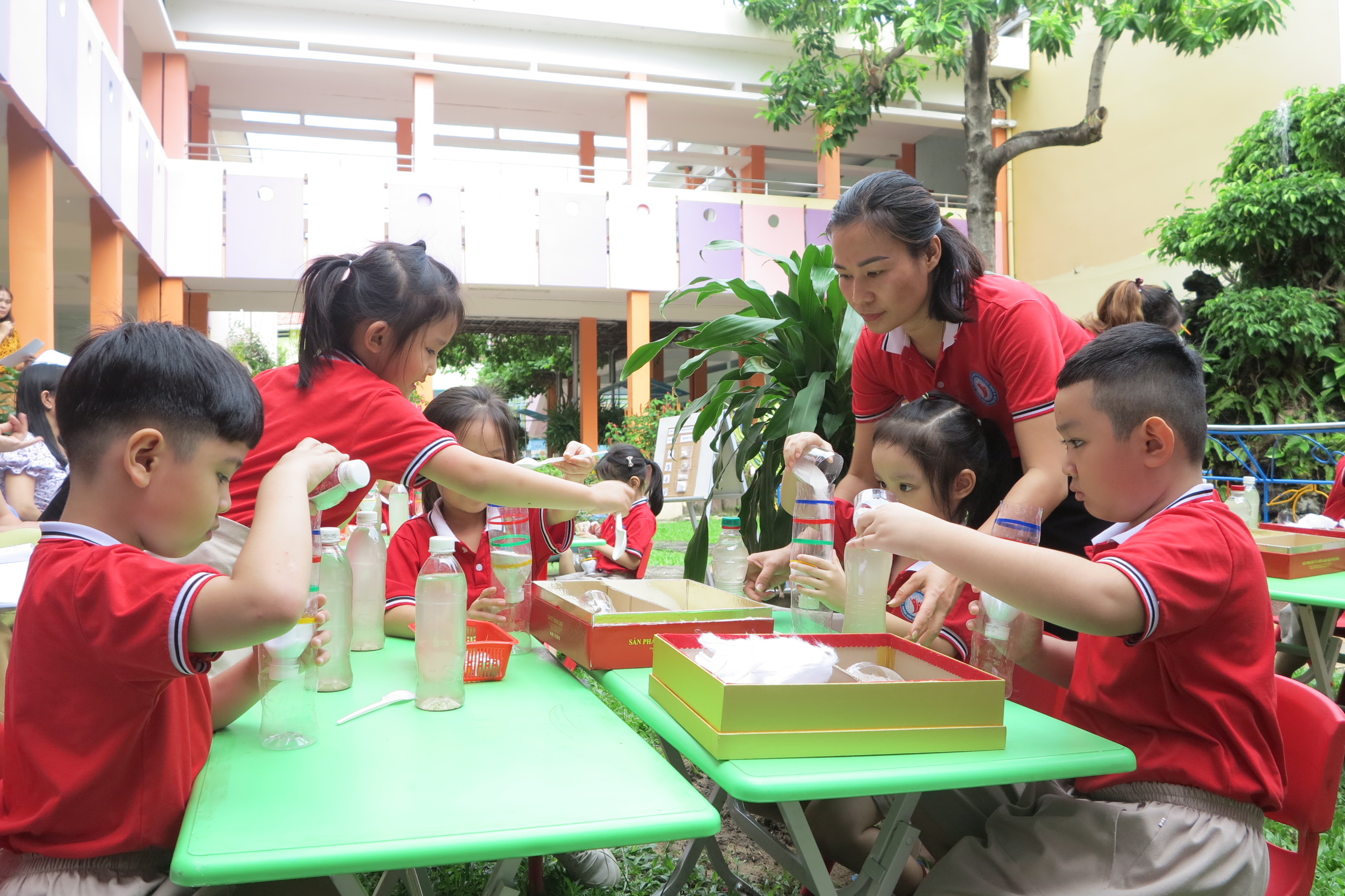 Bảo đảm nguồn lực cho công tác phổ cập giáo dục, xóa mù chữ và phân luồng học sinh