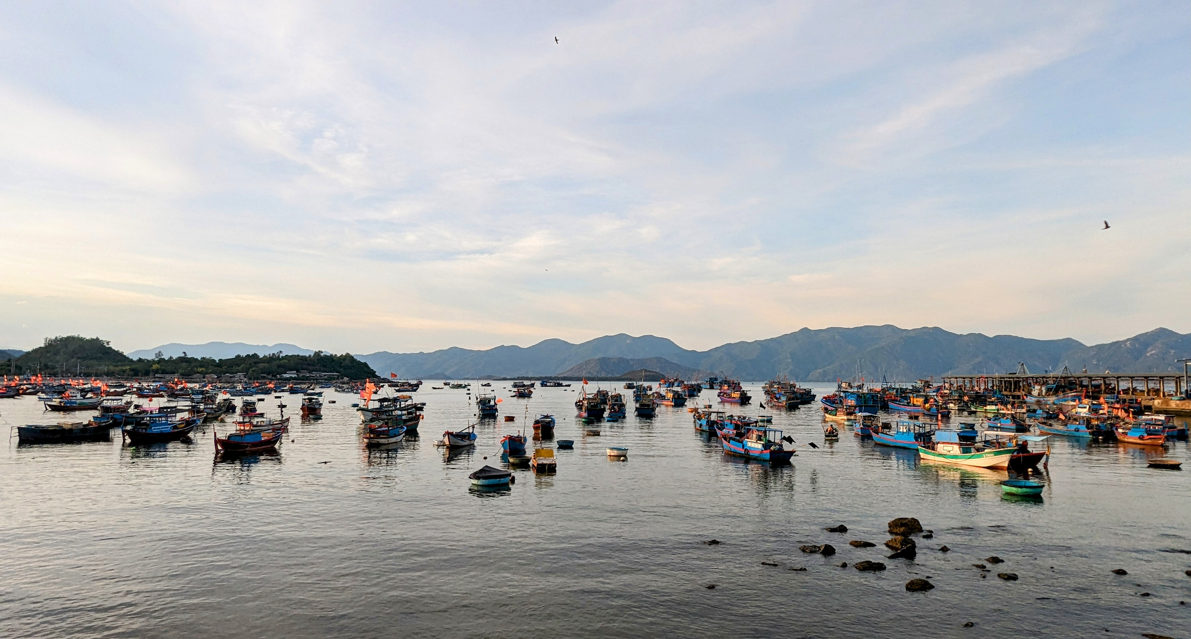 Đến Nha Trang dạo chơi bến cá, làng chài