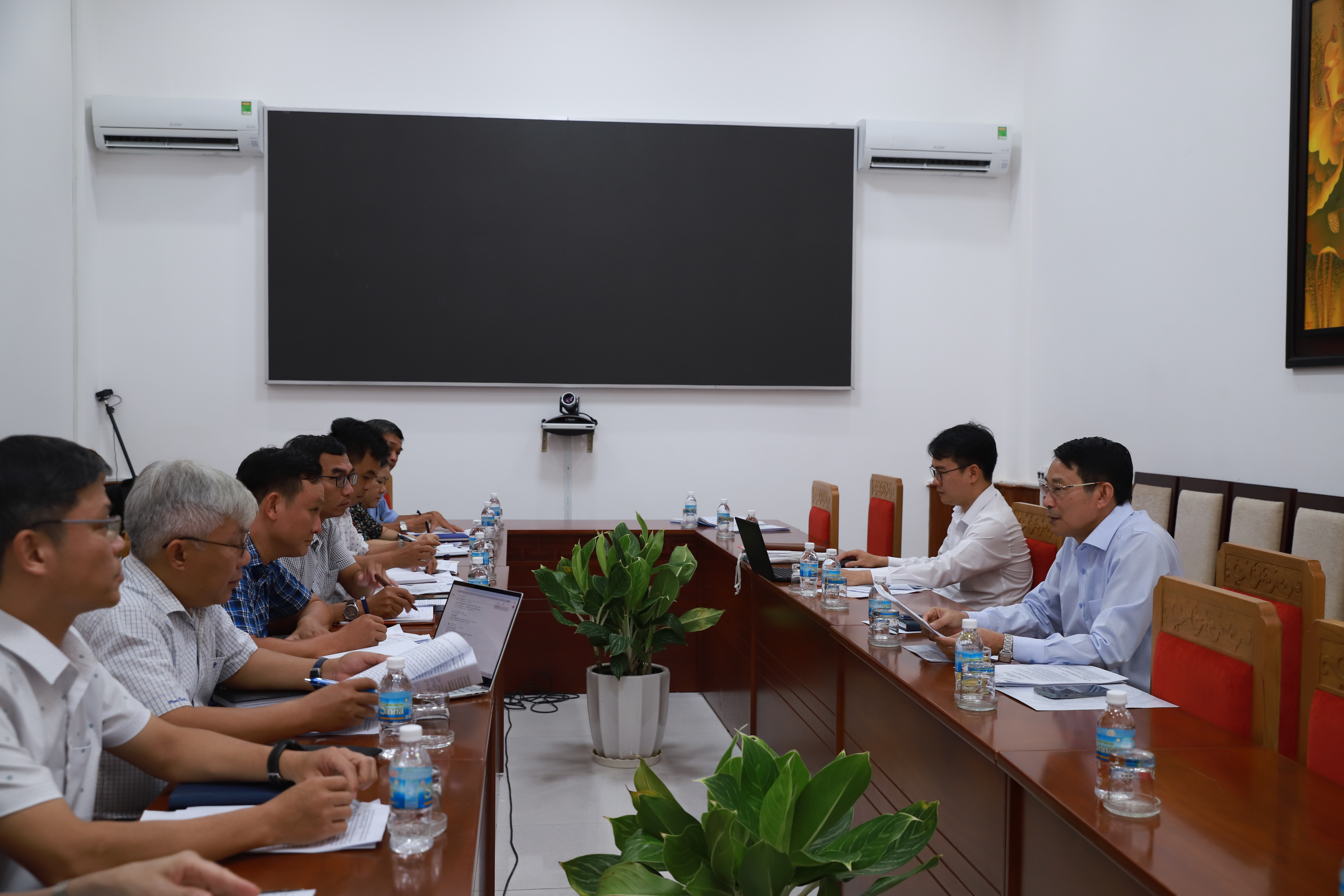 Khẩn trương hoàn thiện thủ tục đầu tư các khu tái định cư