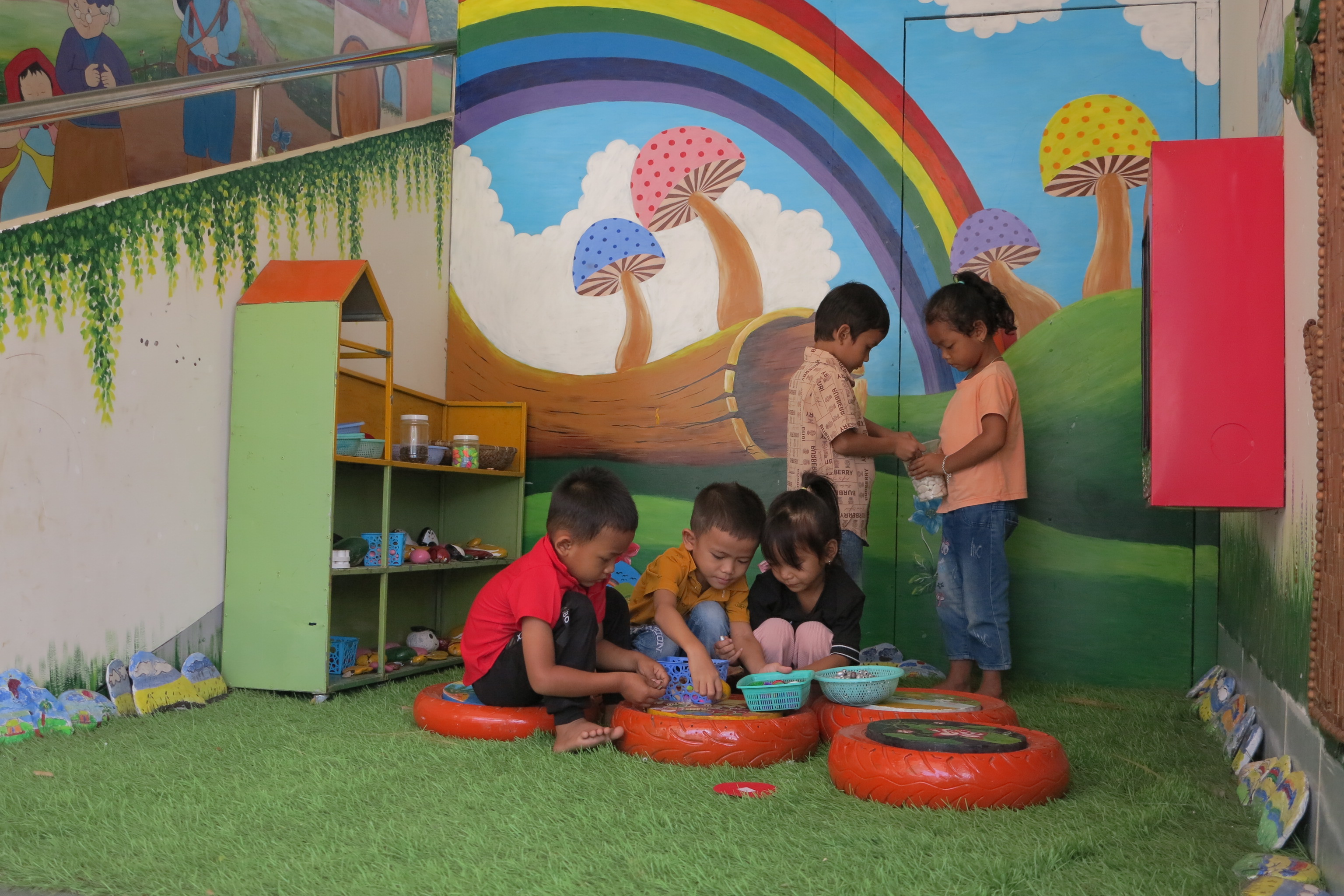 Khánh Vĩnh: Năm 2025, phấn đấu huy động 92% trẻ mẫu giáo vùng khó khăn đến trường