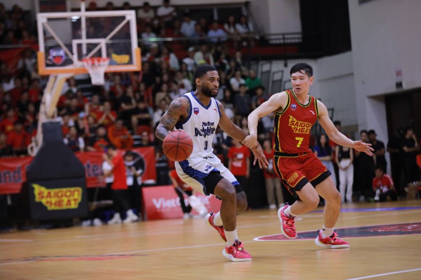 Lượt trận 30 Giải bóng rổ chuyên nghiệp Việt Nam: Nha Trang Dolphins thua sít sao Saigon Heat