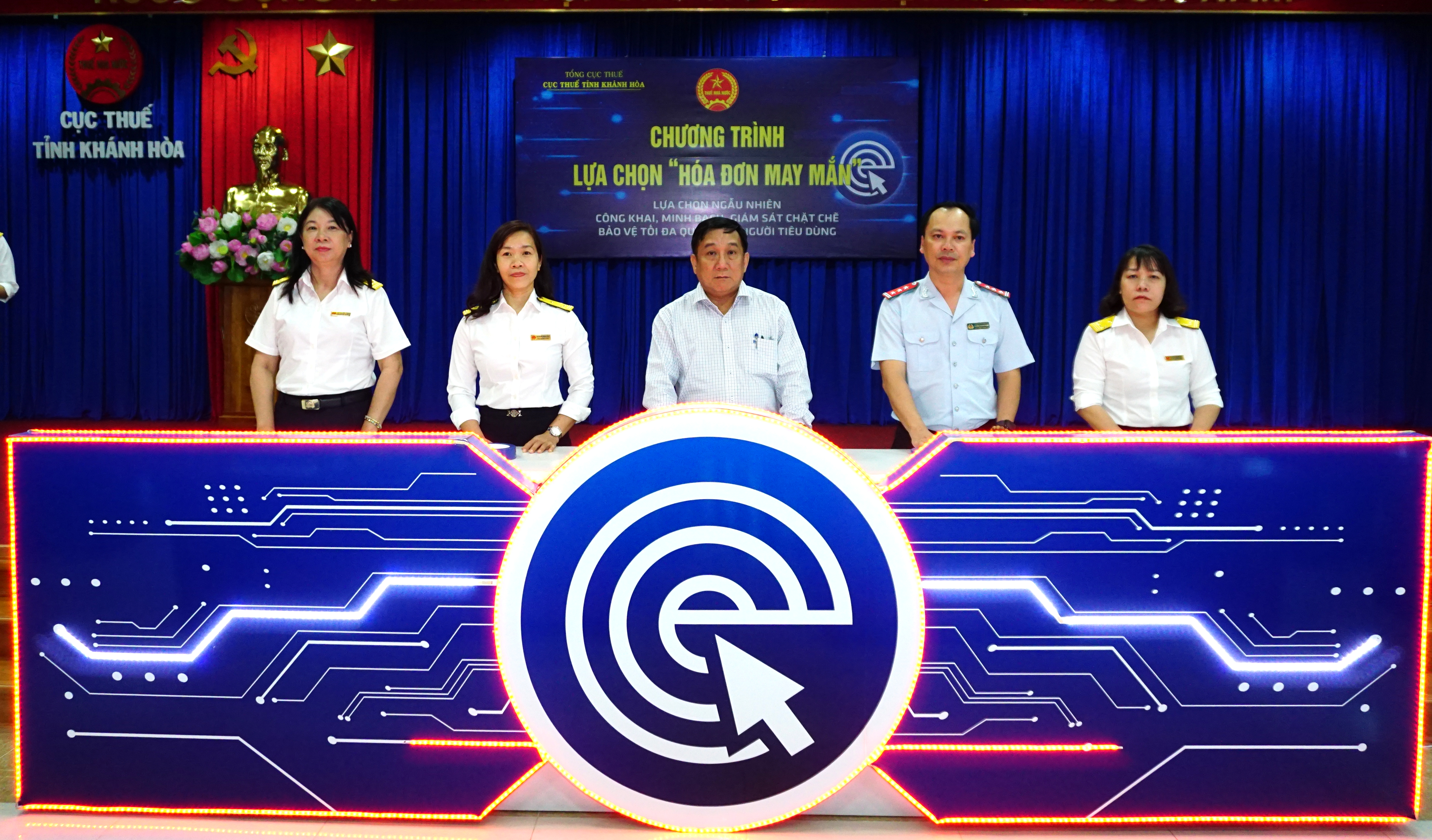 Cục Thuế tỉnh Khánh Hòa quay thưởng chương trình “Hóa đơn may mắn” quý II/2023