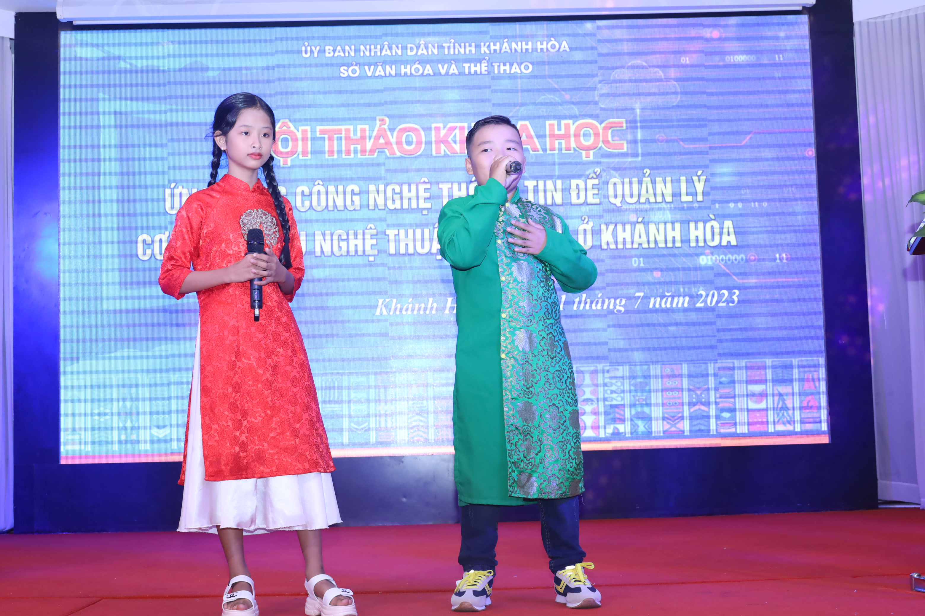 Câu hát bài chòi tiếp nối bay xa