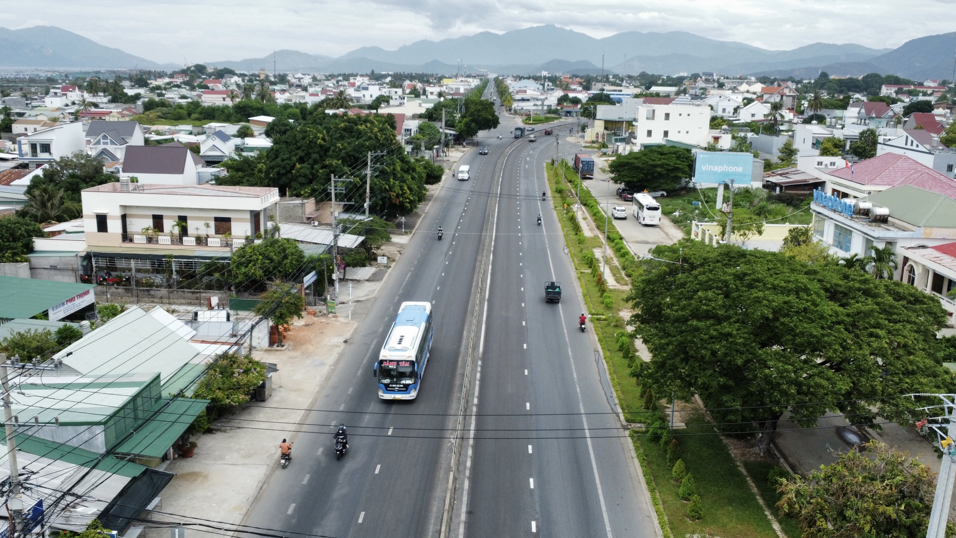 Tuyến Quốc lộ 1 đi qua phường Cam Phú: Sớm khắc phục "điểm đen" về tai nạn giao thông