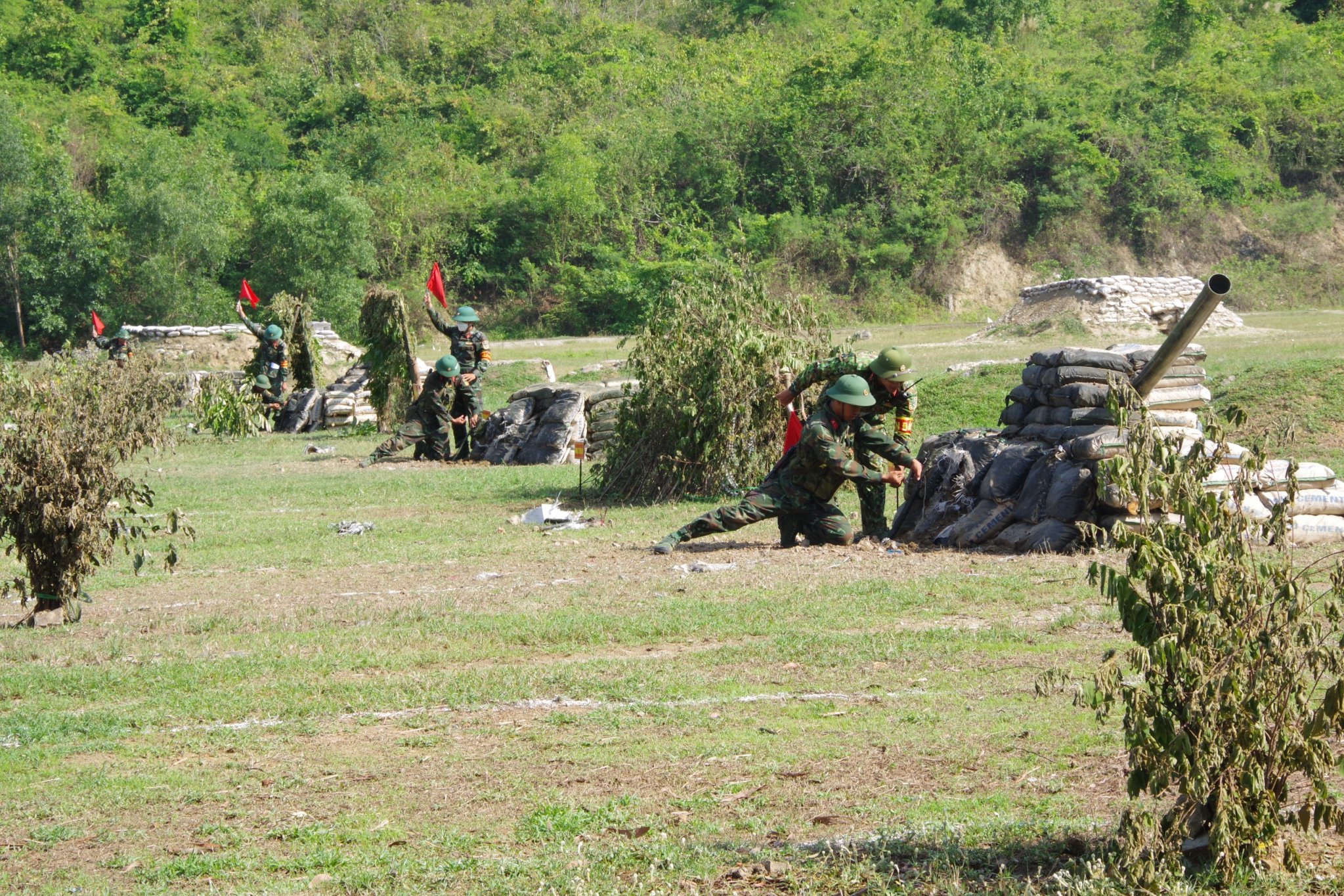 Tập trung xây dựng khu vực phòng thủ vững chắc