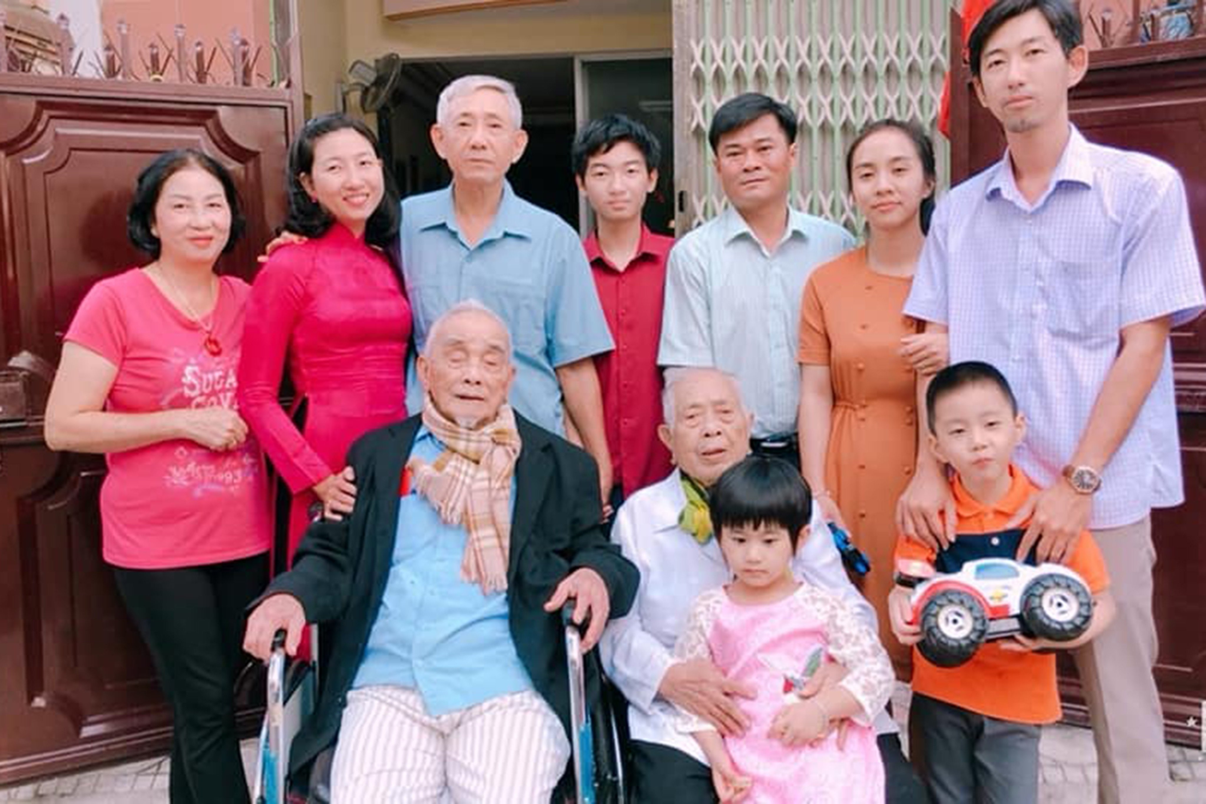 Xứng đáng là "gốc rễ" của Đảng: Kỳ cuối: Phát huy truyền thống gia đình trong xây dựng Đảng