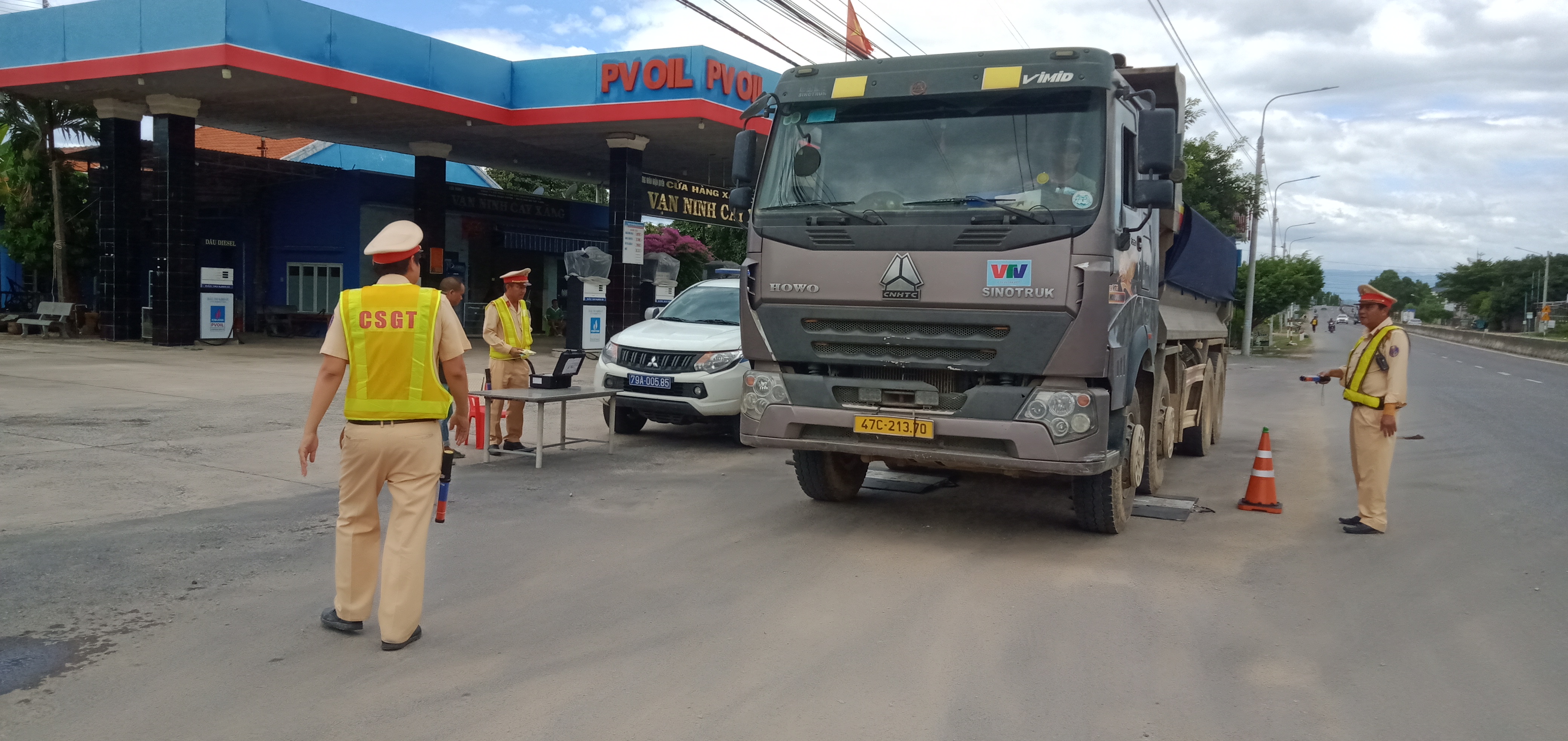 Quyết liệt xử lý xe quá tải