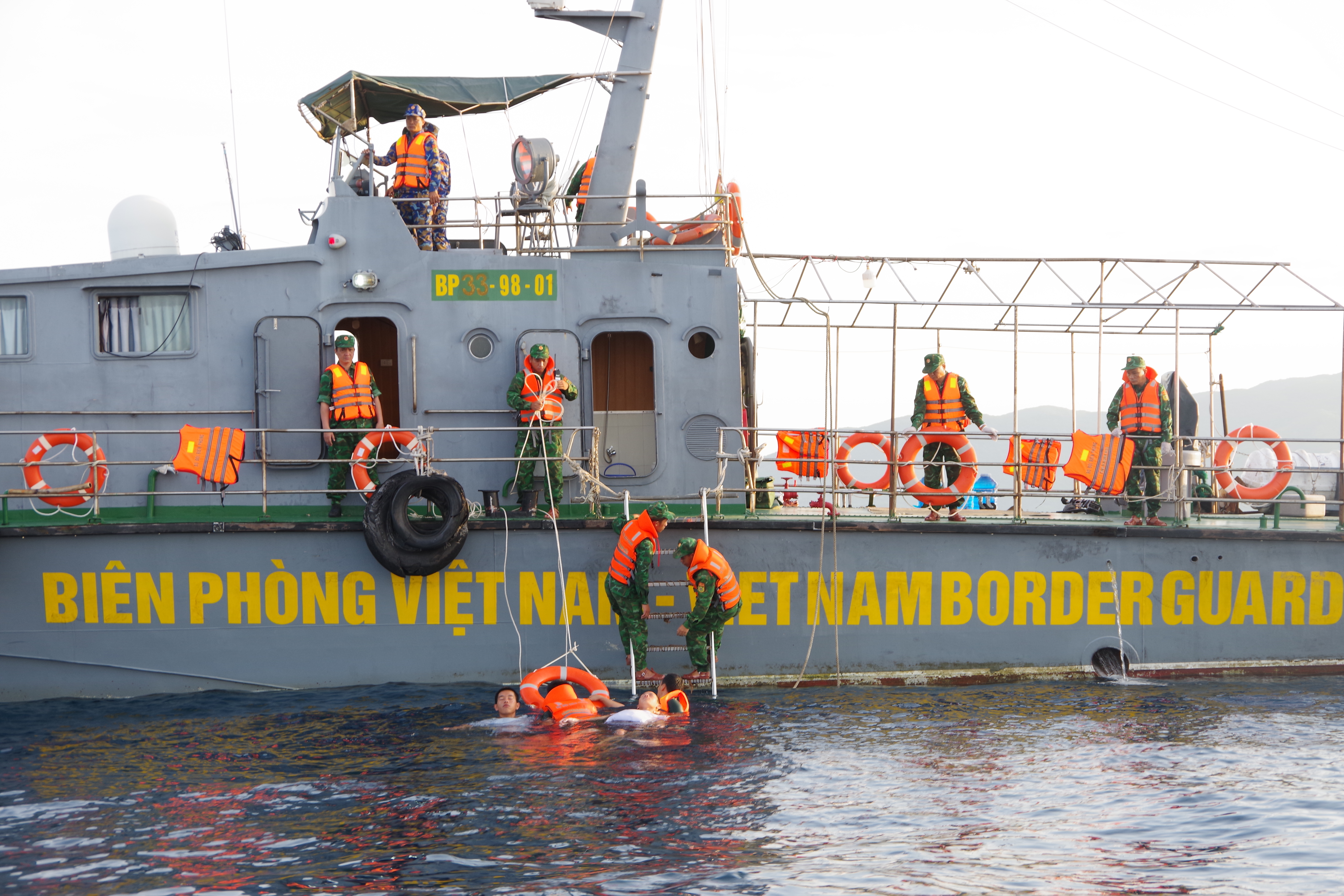 Điểm tựa để ngư dân vươn khơi bám biển