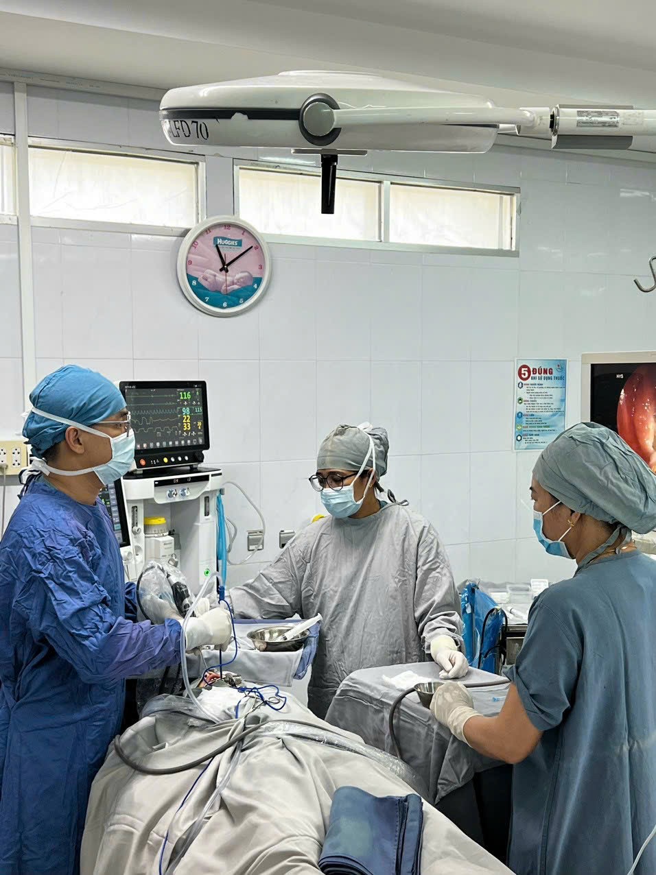 Phẫu thuật nội soi điều trị viêm xoang mũi