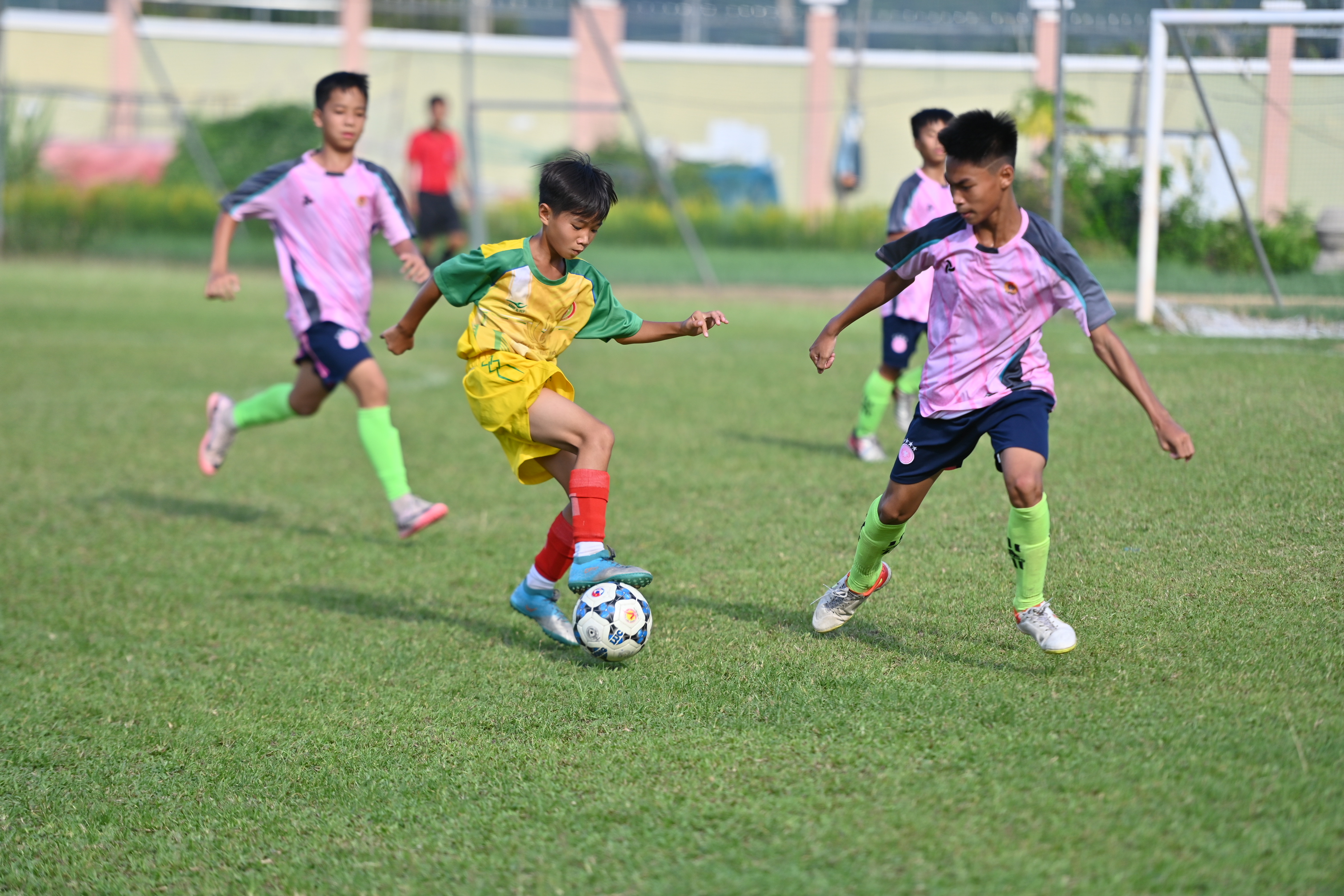 Hấp dẫn Giải bóng đá U13 tỉnh Khánh Hòa