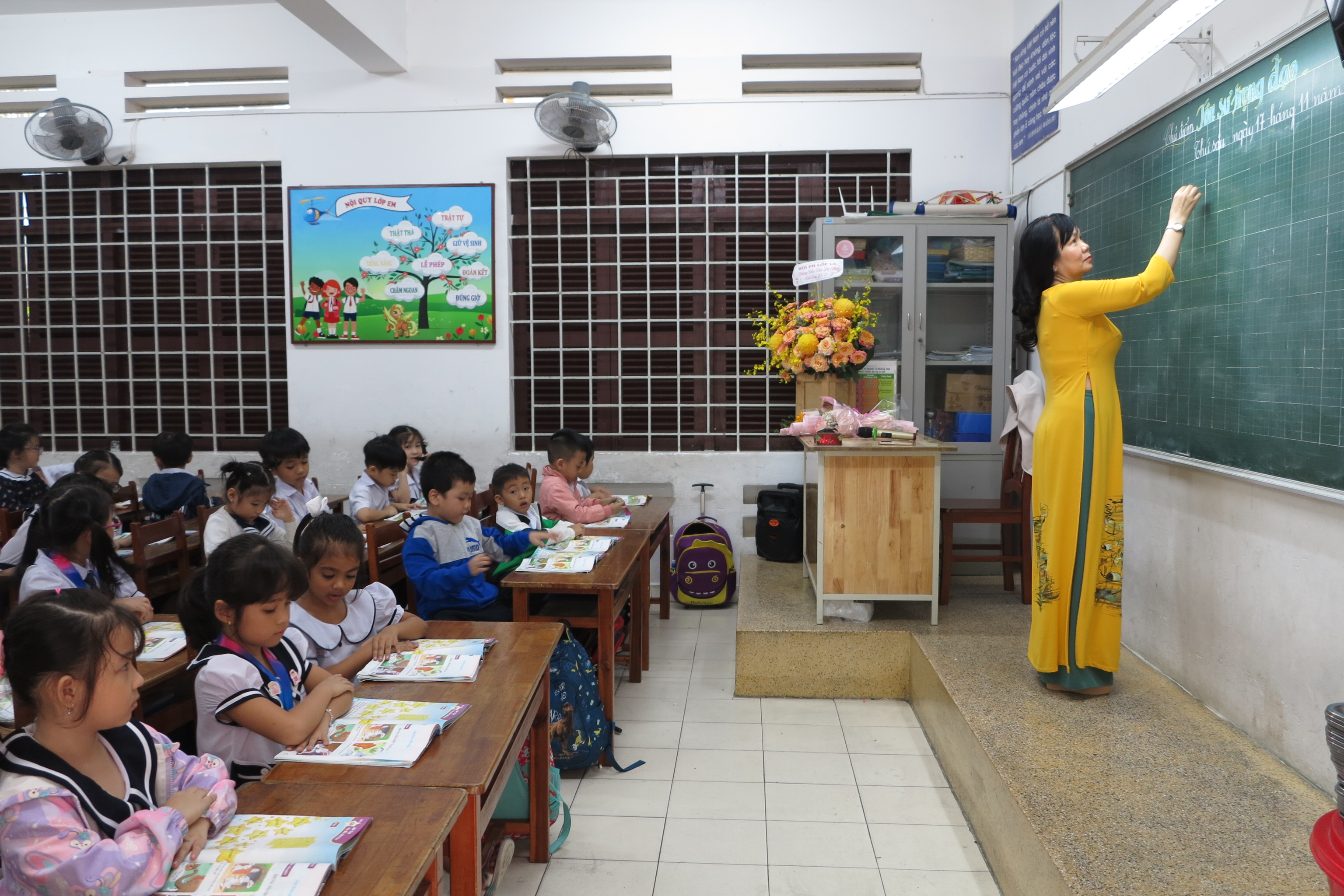 Tổ chức dạy học nội dung giáo dục địa phương lớp 4