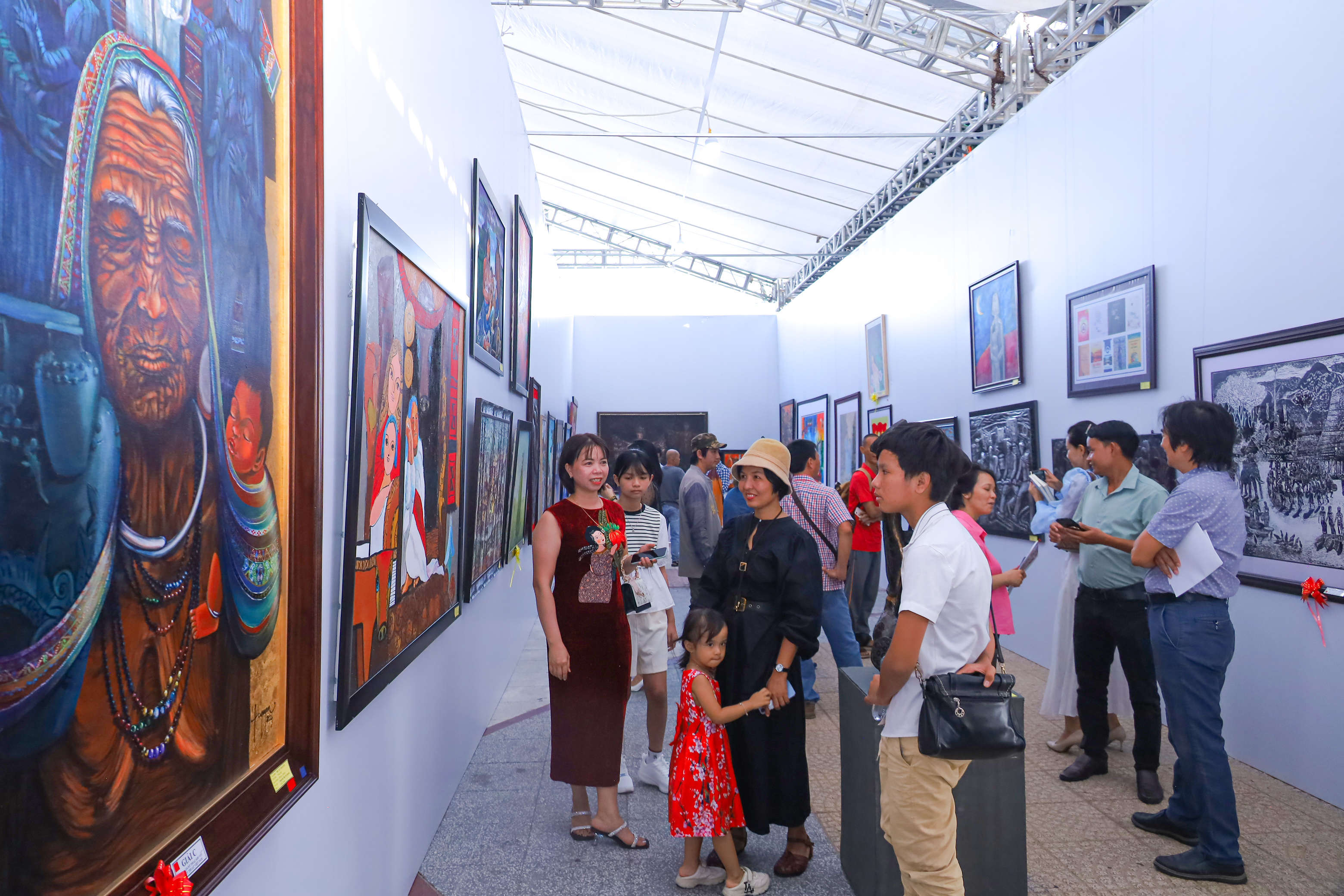 Nét đẹp mỹ thuật Nam miền Trung và Tây Nguyên