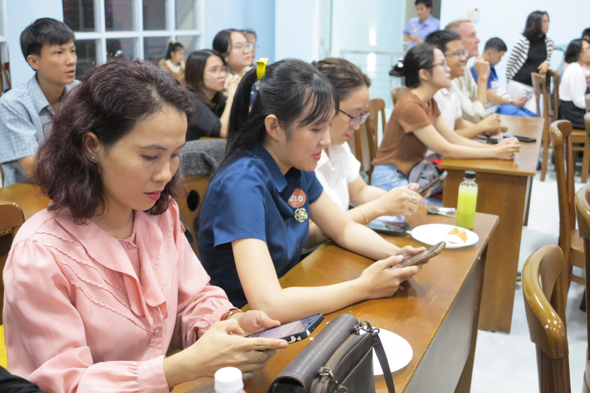 Chương trình Người dân Khánh Hòa nói tiếng Anh: : Triển khai lớp học tiếng Anh online miễn phí