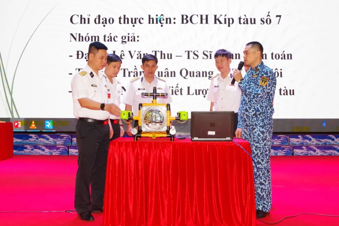 Chàng sĩ quan tàu ngầm có nhiều sáng kiến