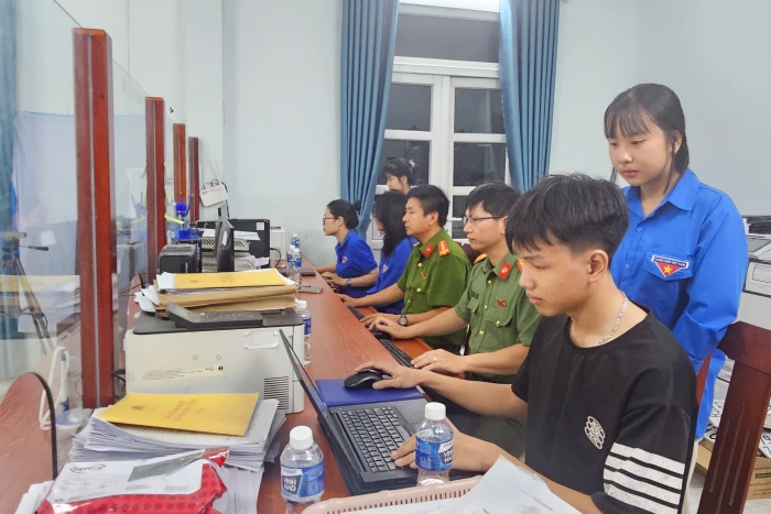 Tuổi trẻ góp sức thu thập cơ sở dữ liệu đất đai