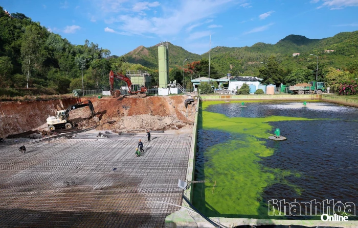 Trên công trường nâng cấp Trạm xử lý nước rỉ rác Lương Hòa