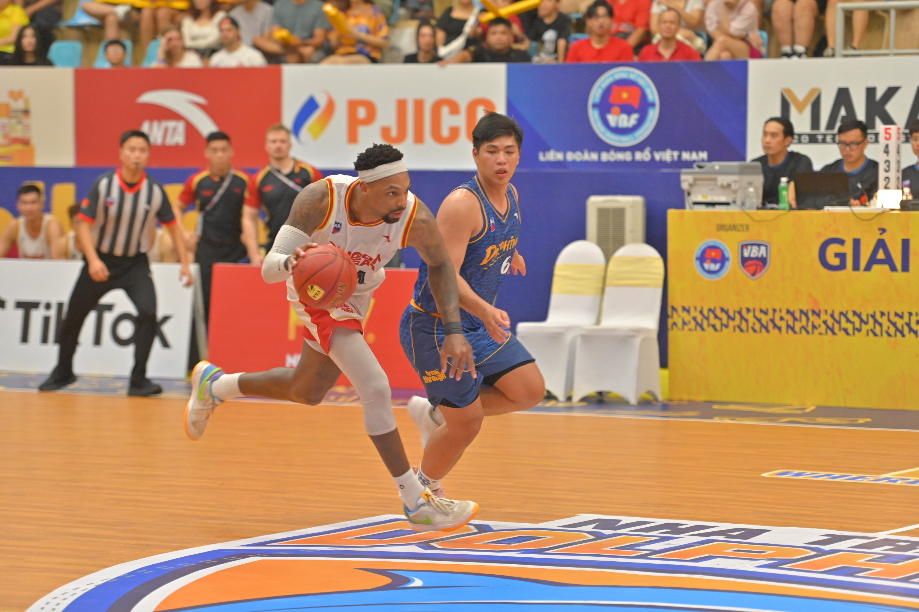 Chung kết Giải bóng rổ vô địch quốc gia 2023: Nha Trang Dolphins khó lật ngược thế trận