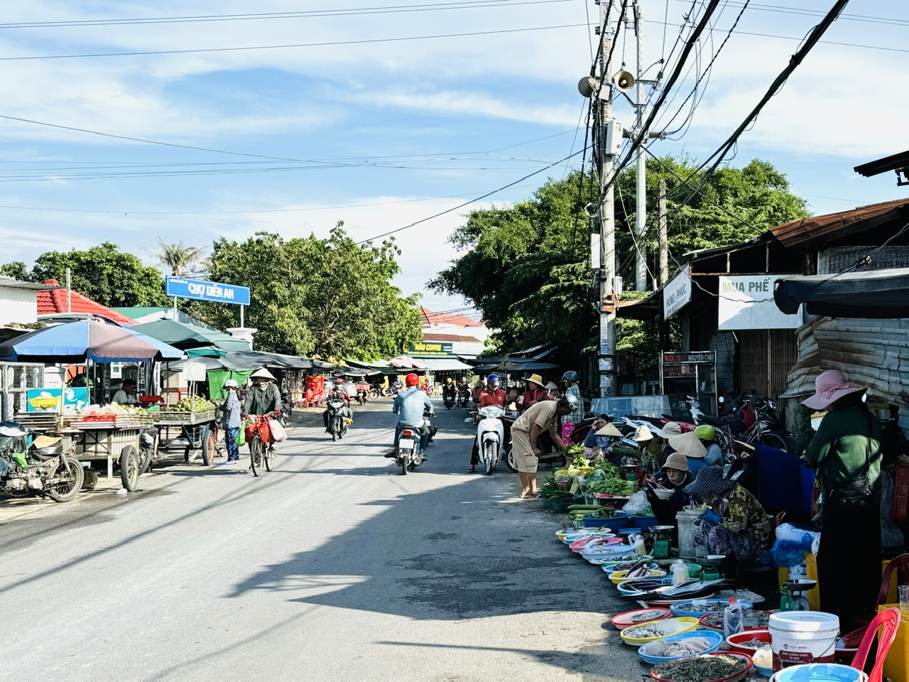 Lấn chiếm lòng, lề đường buôn bán tại chợ Diên An: Địa phương sẽ tăng cường xử lý nghiêm