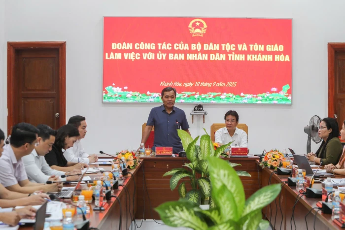 Quan tâm, chăm lo đời sống cho bà con vùng dân tộc thiểu số